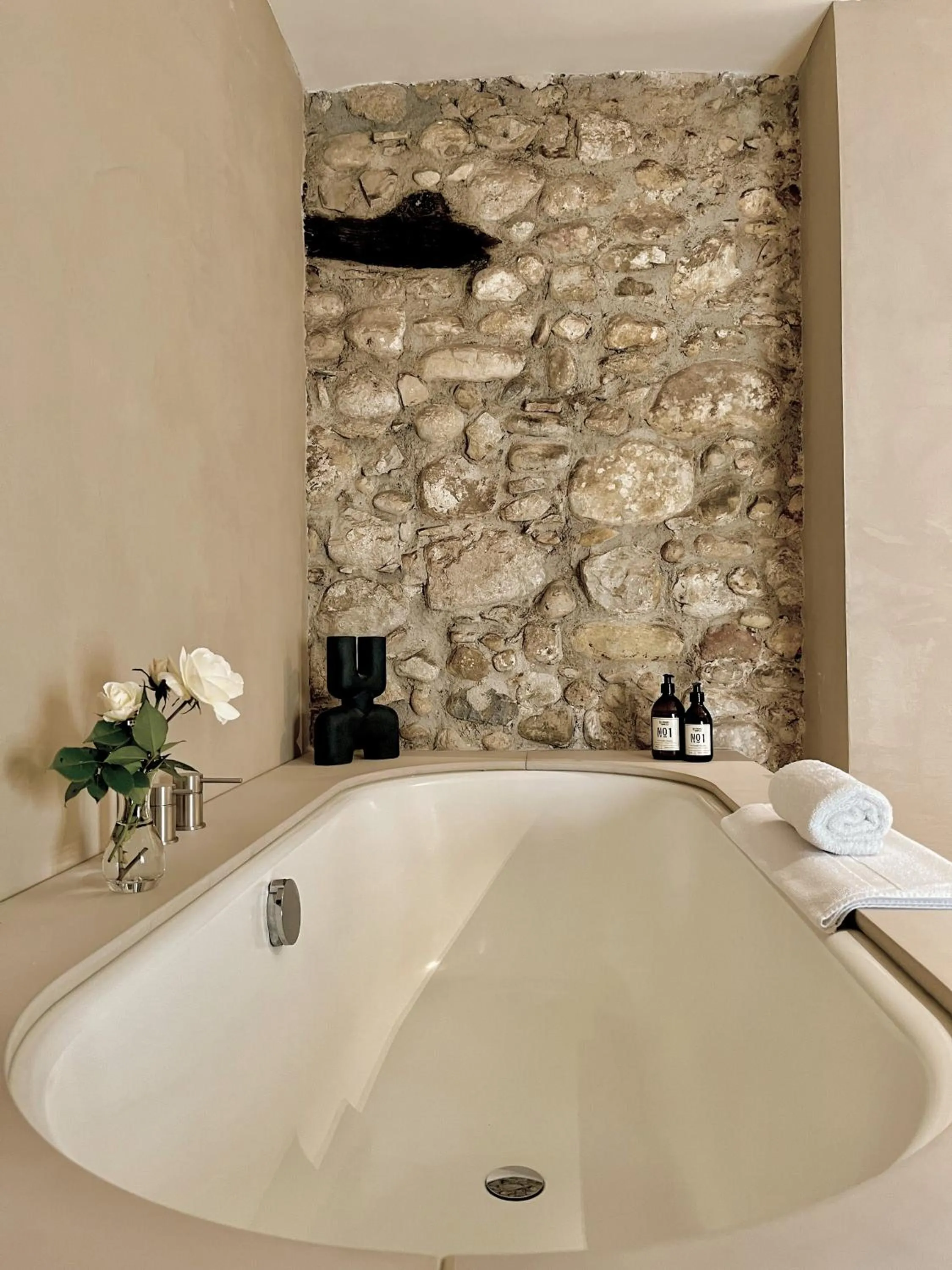 Bathroom in Toile Blanche