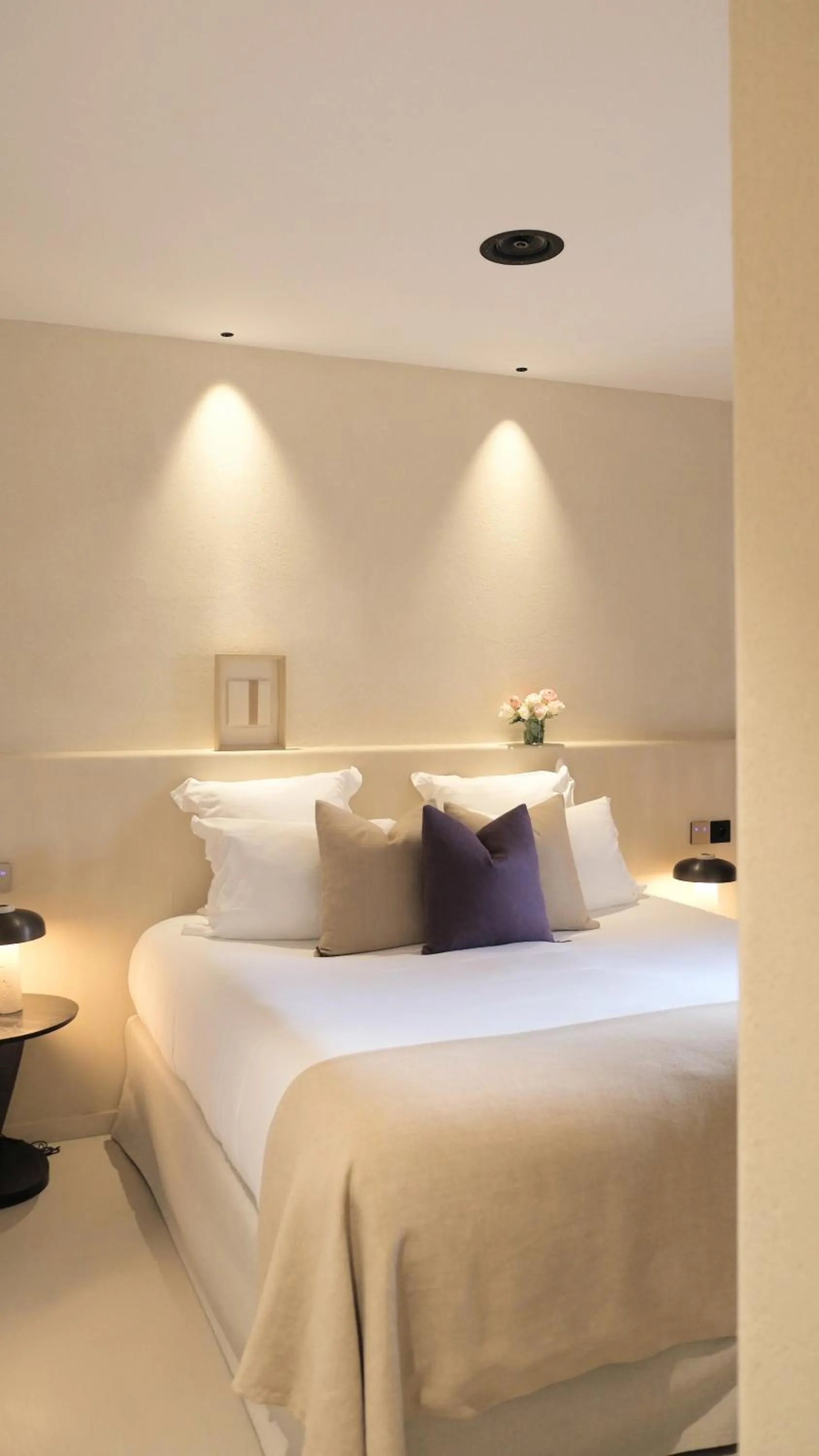 Bed in Toile Blanche