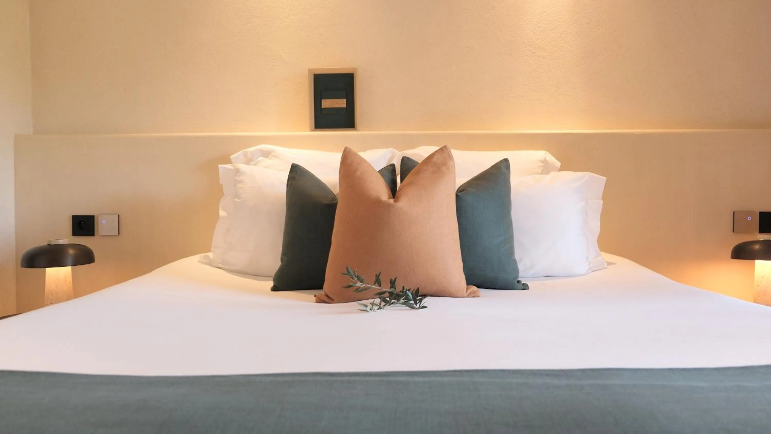 Bed in Toile Blanche