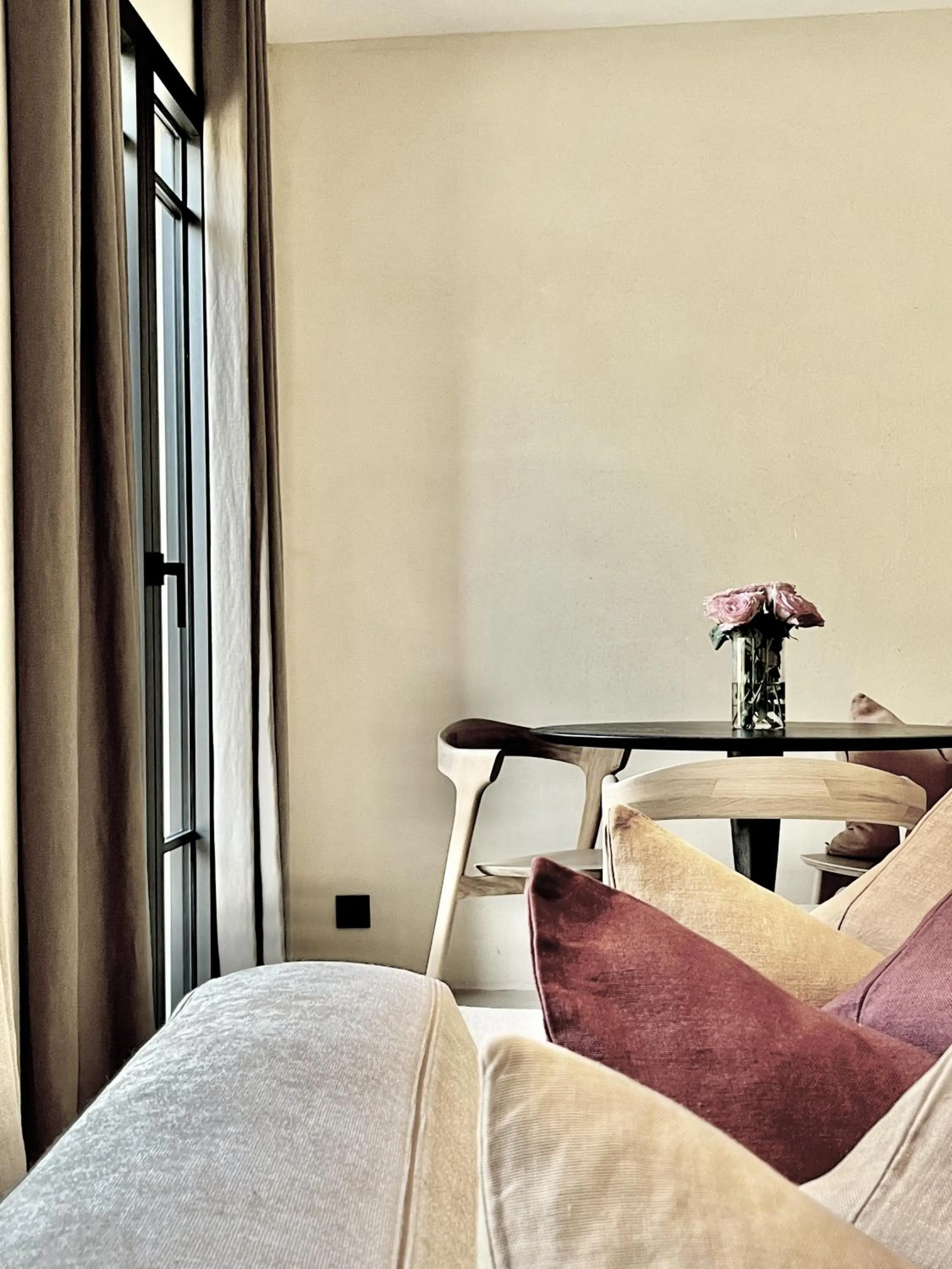 Living room, Bed in Toile Blanche