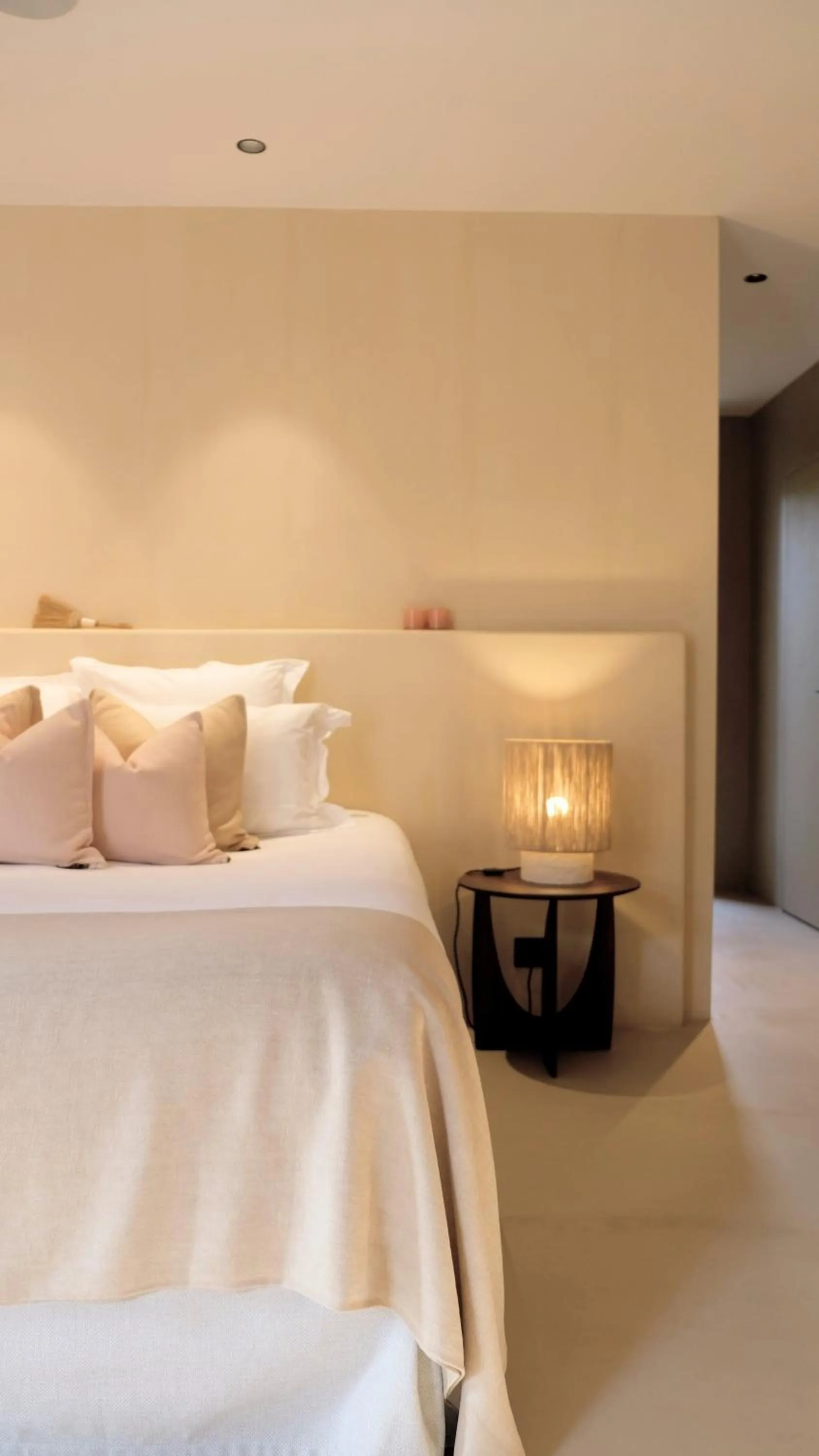 Bed in Toile Blanche