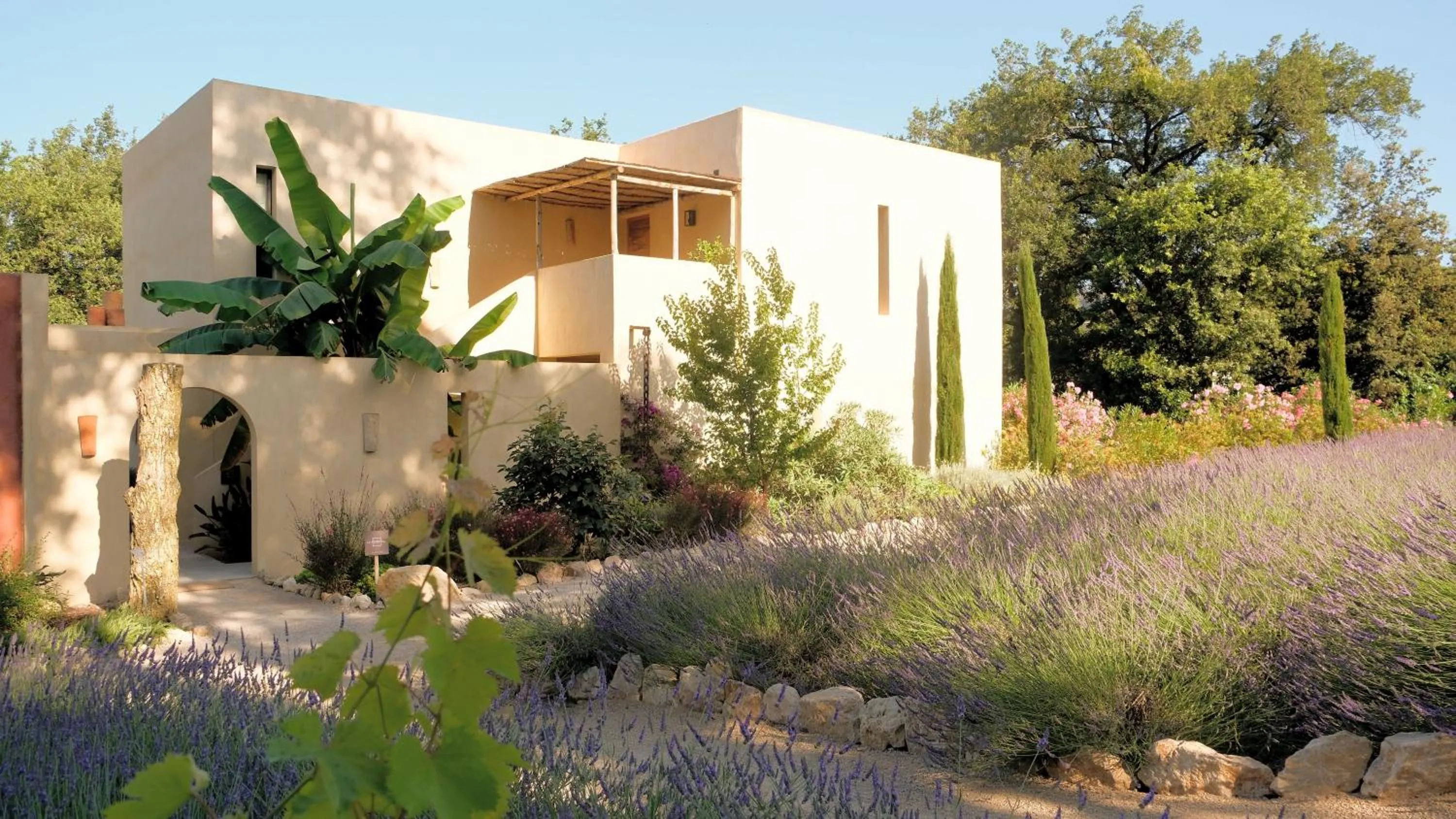 Property building in Toile Blanche