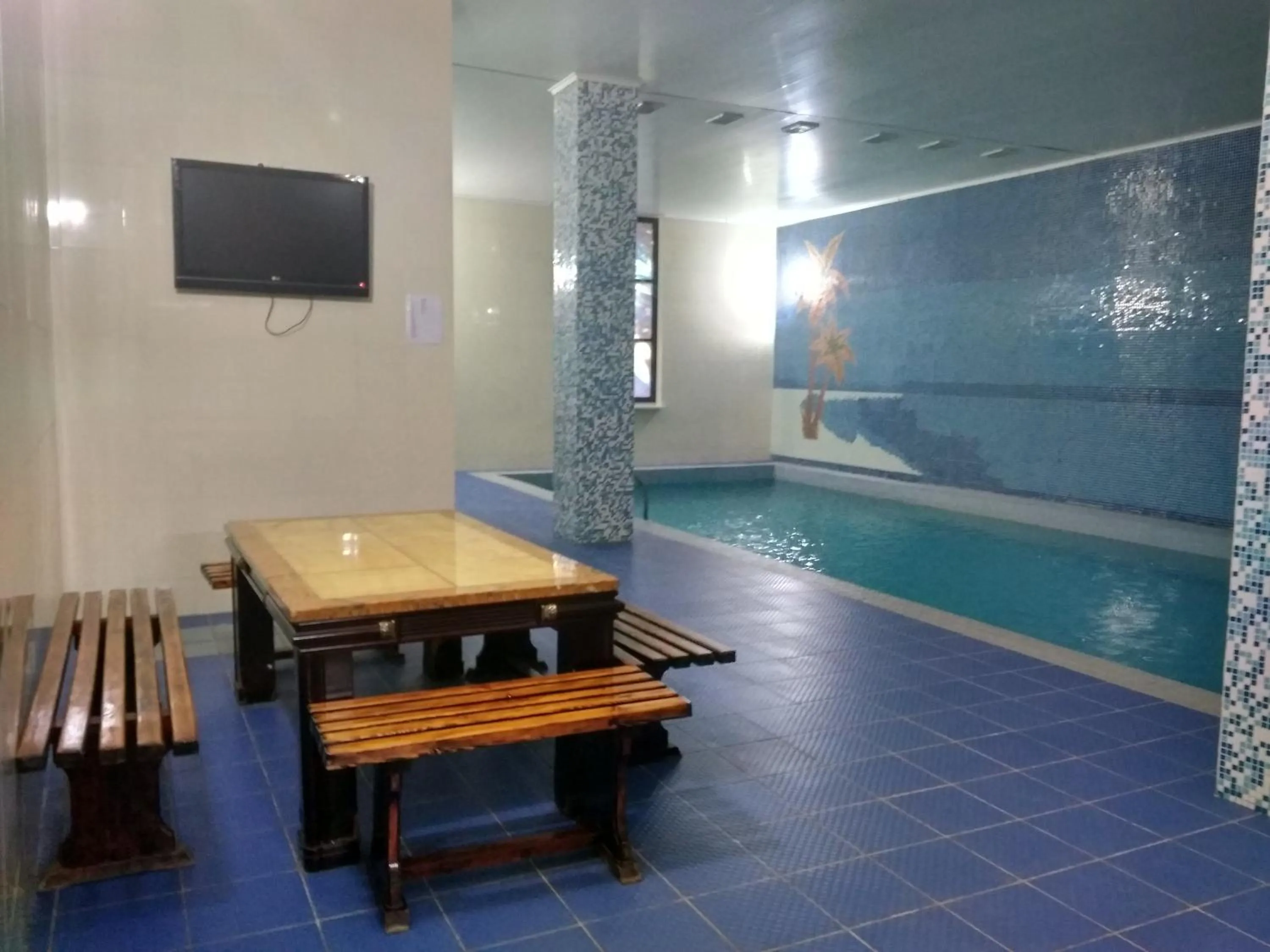 Swimming pool in Silk Way Hotel