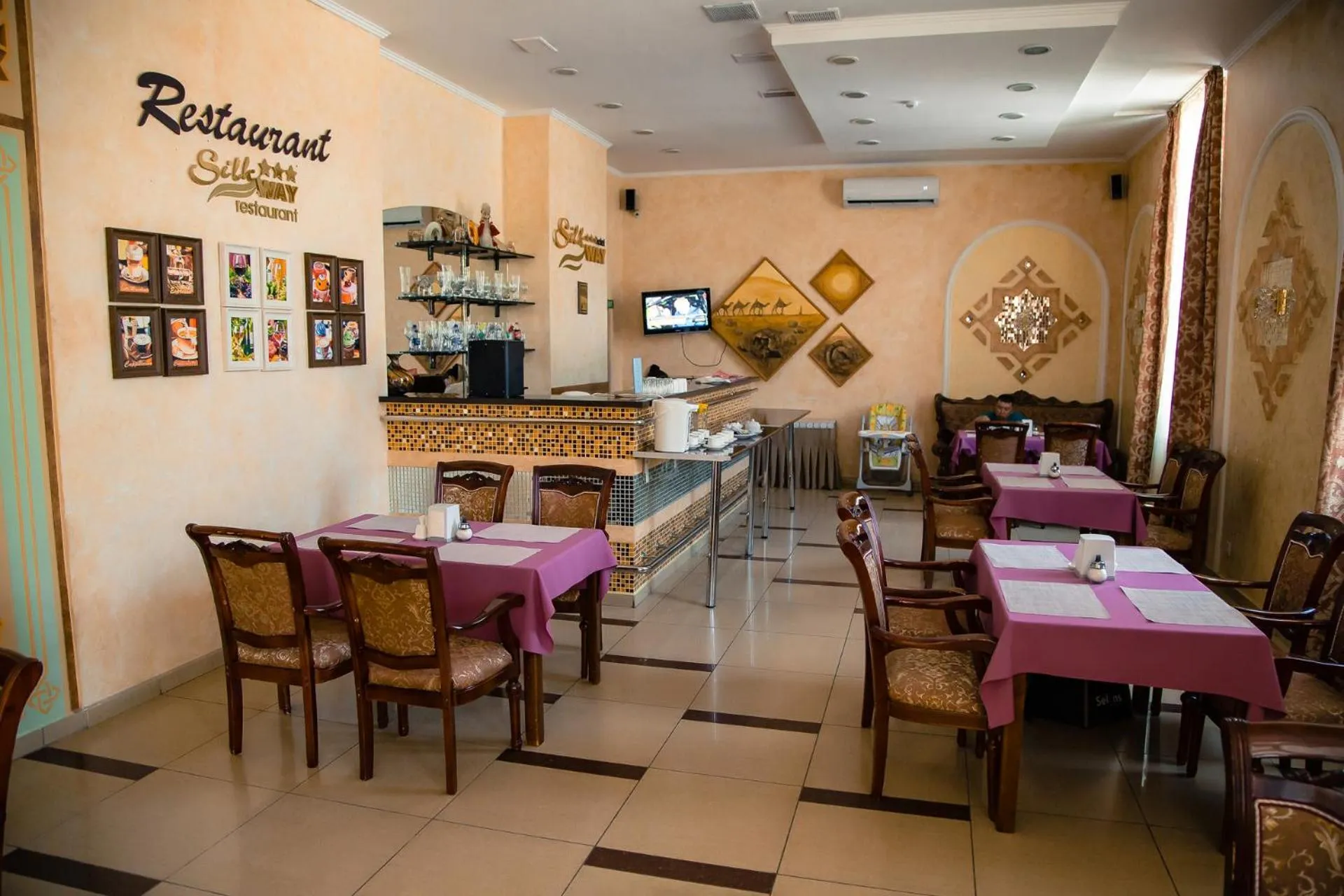 Restaurant/places to eat in Silk Way Hotel