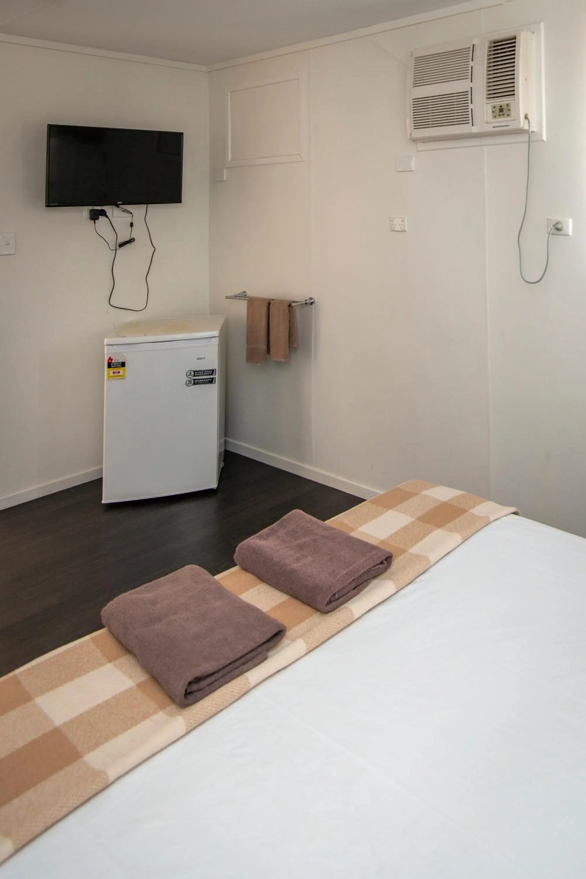 Bed in Outback Adventures Backpackers