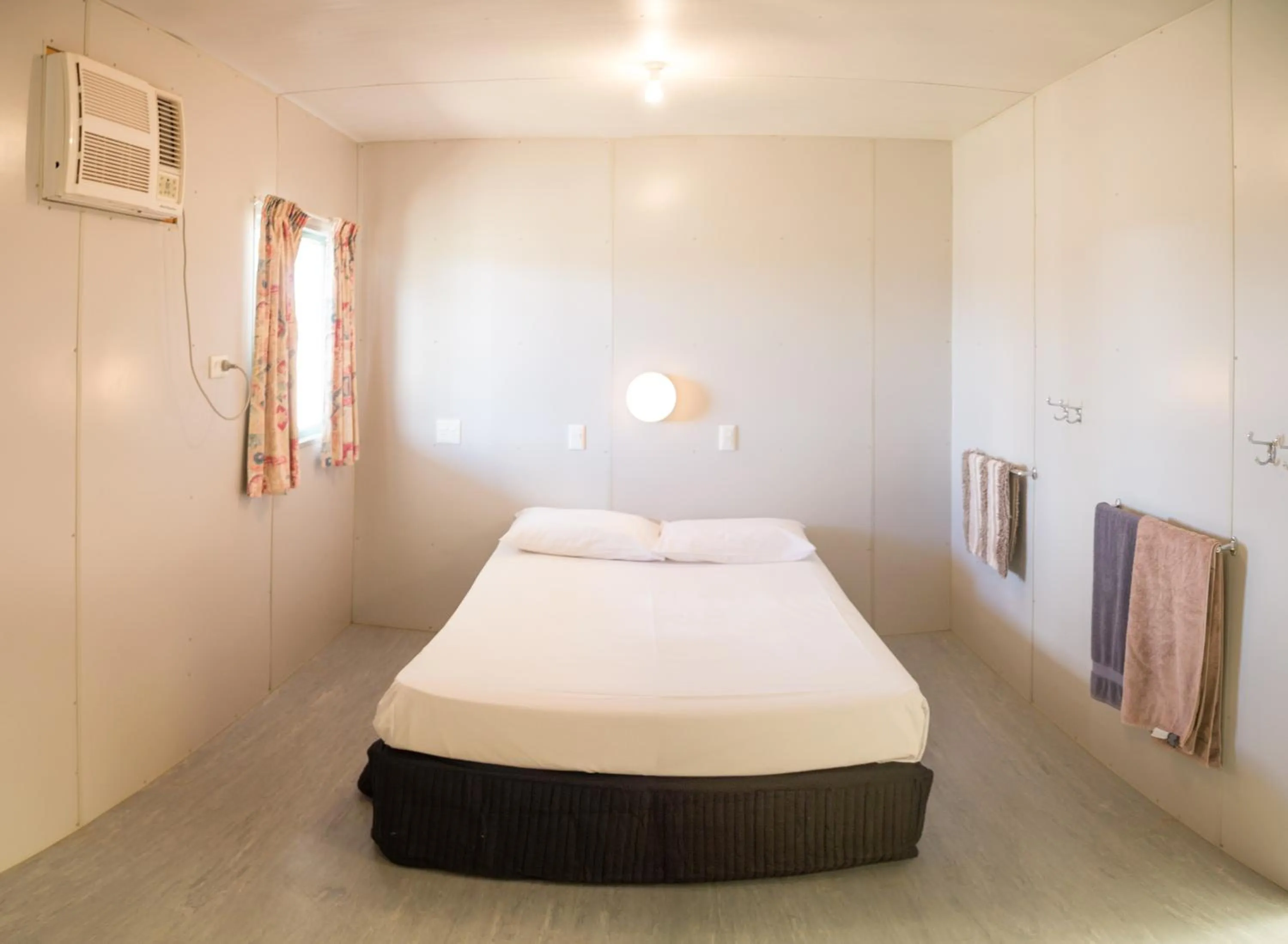 Bed in Outback Adventures Backpackers