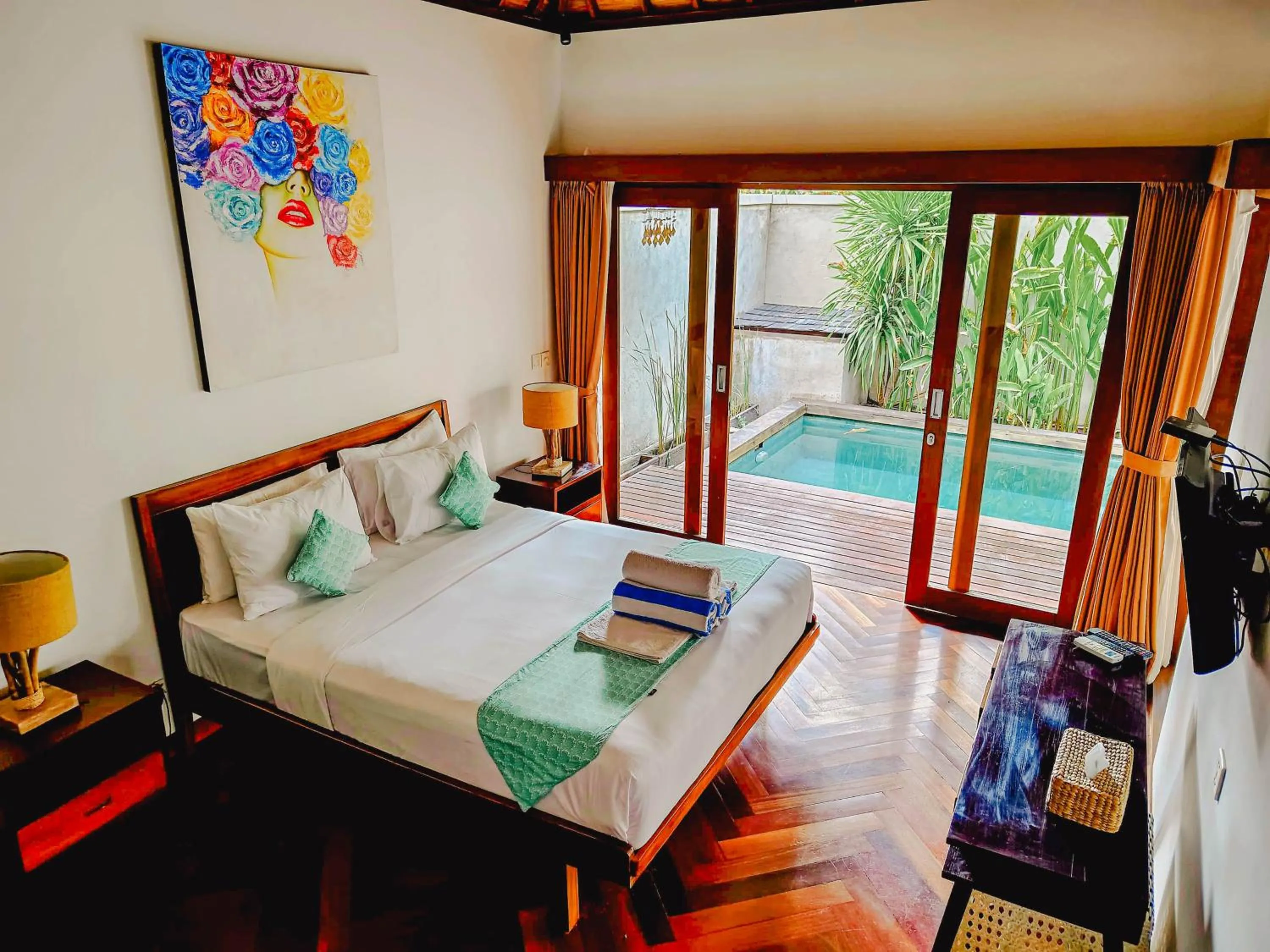 Bed in Pera ONE Villas