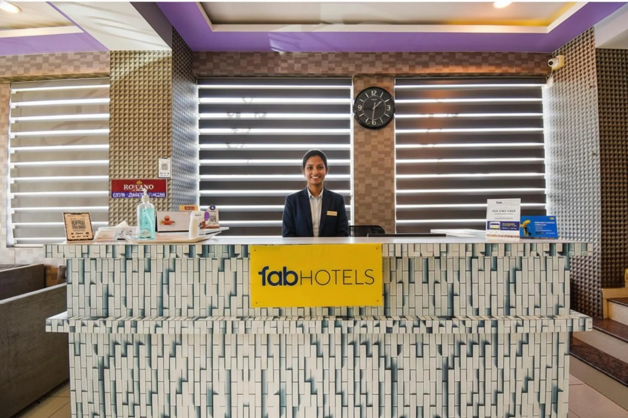 Lobby or reception in FabHotel Rotano Suites - Yelahanka