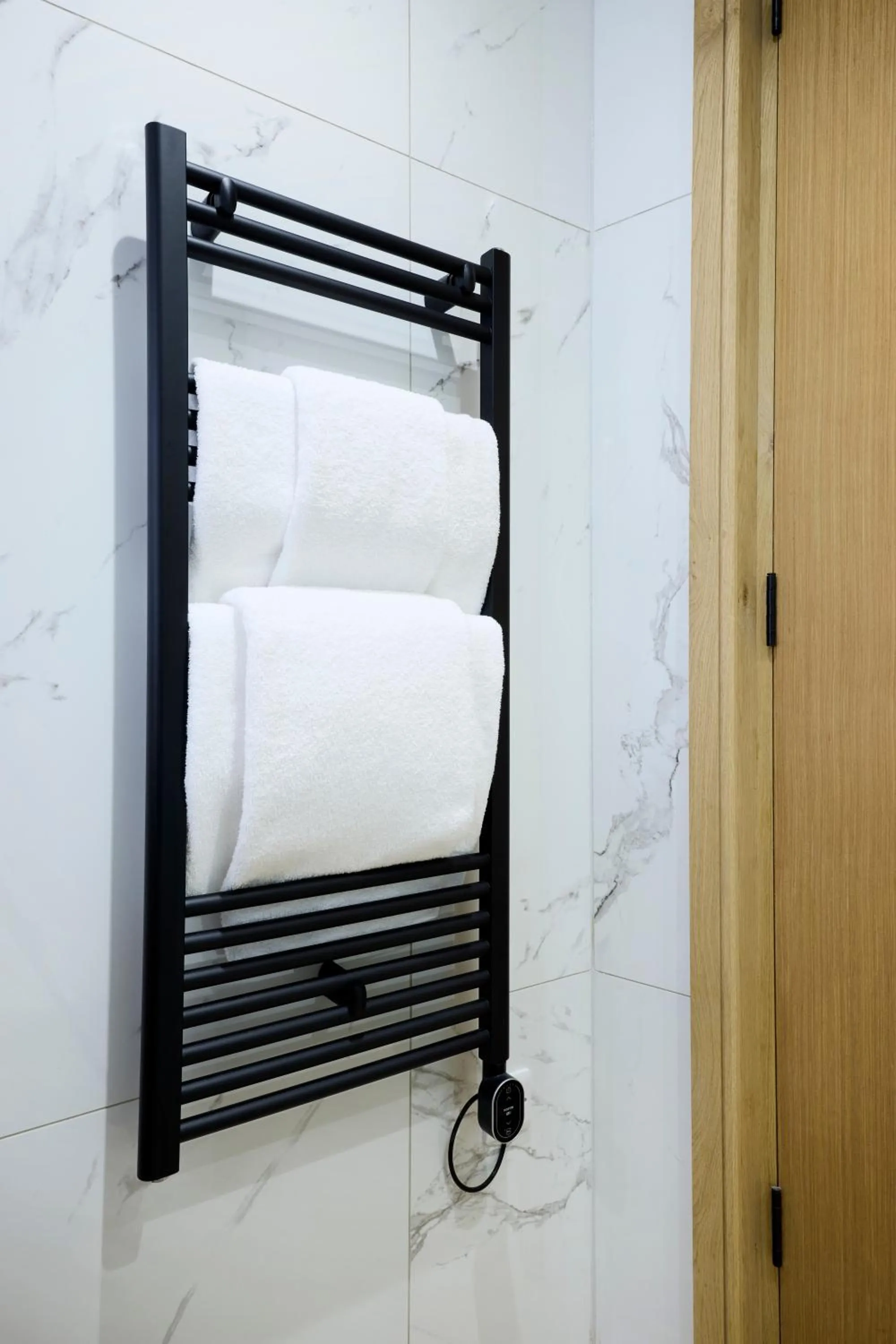 towels, Bed in Handel's Hotel