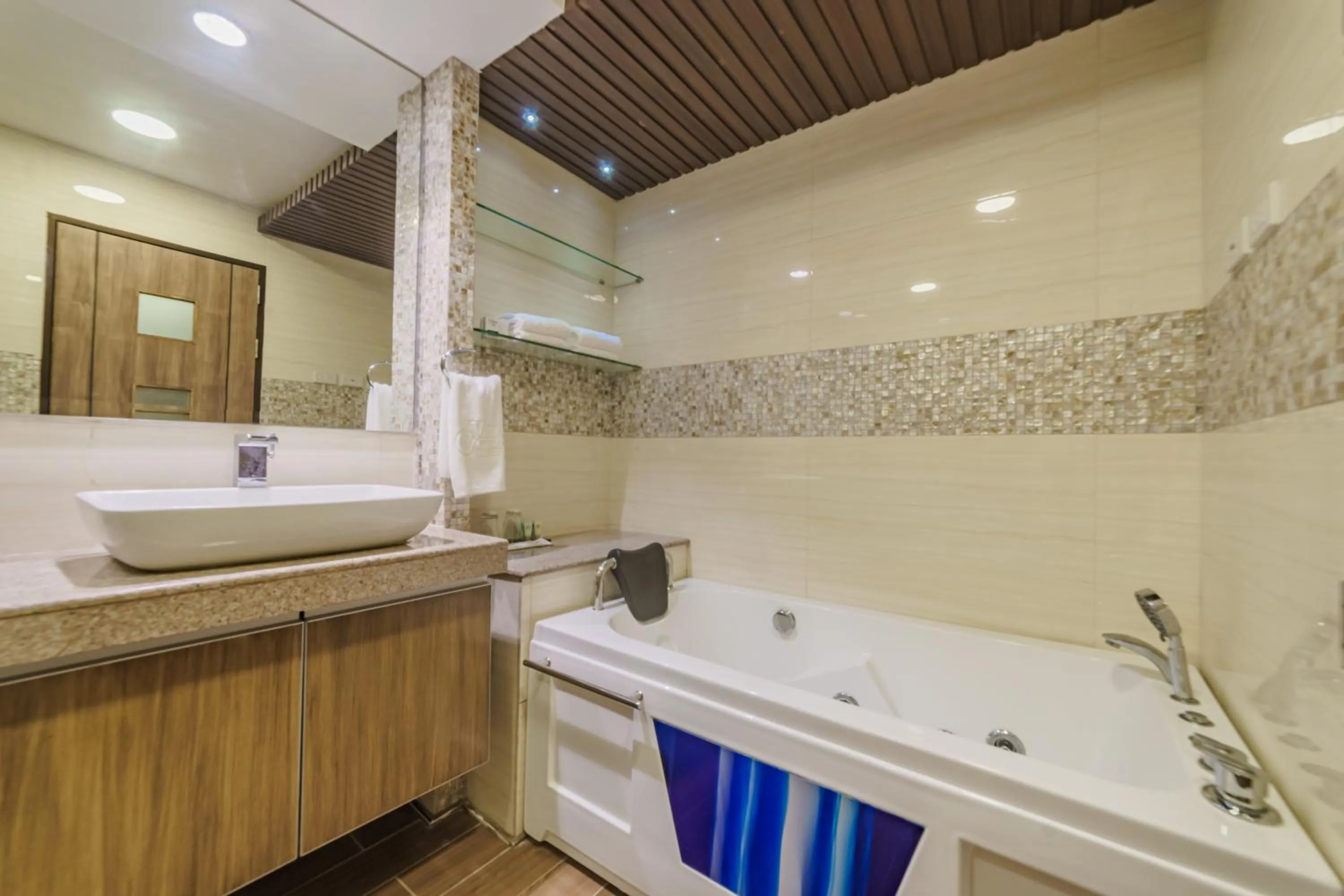 Bathroom in Robertson Hotel