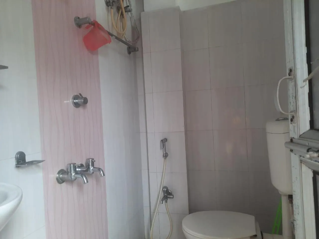 Bathroom in Hotel Indira