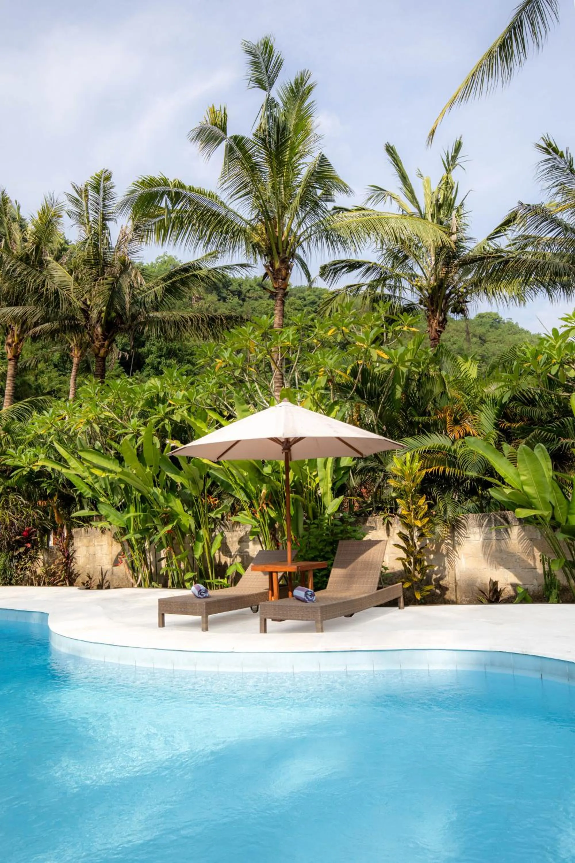 Swimming pool in Crystal Bay Villa