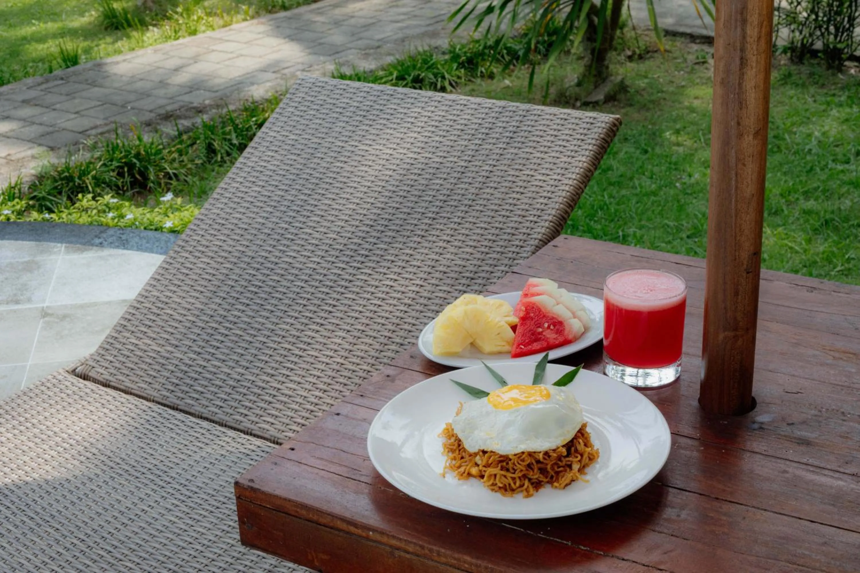 Restaurant/places to eat in Crystal Bay Villa