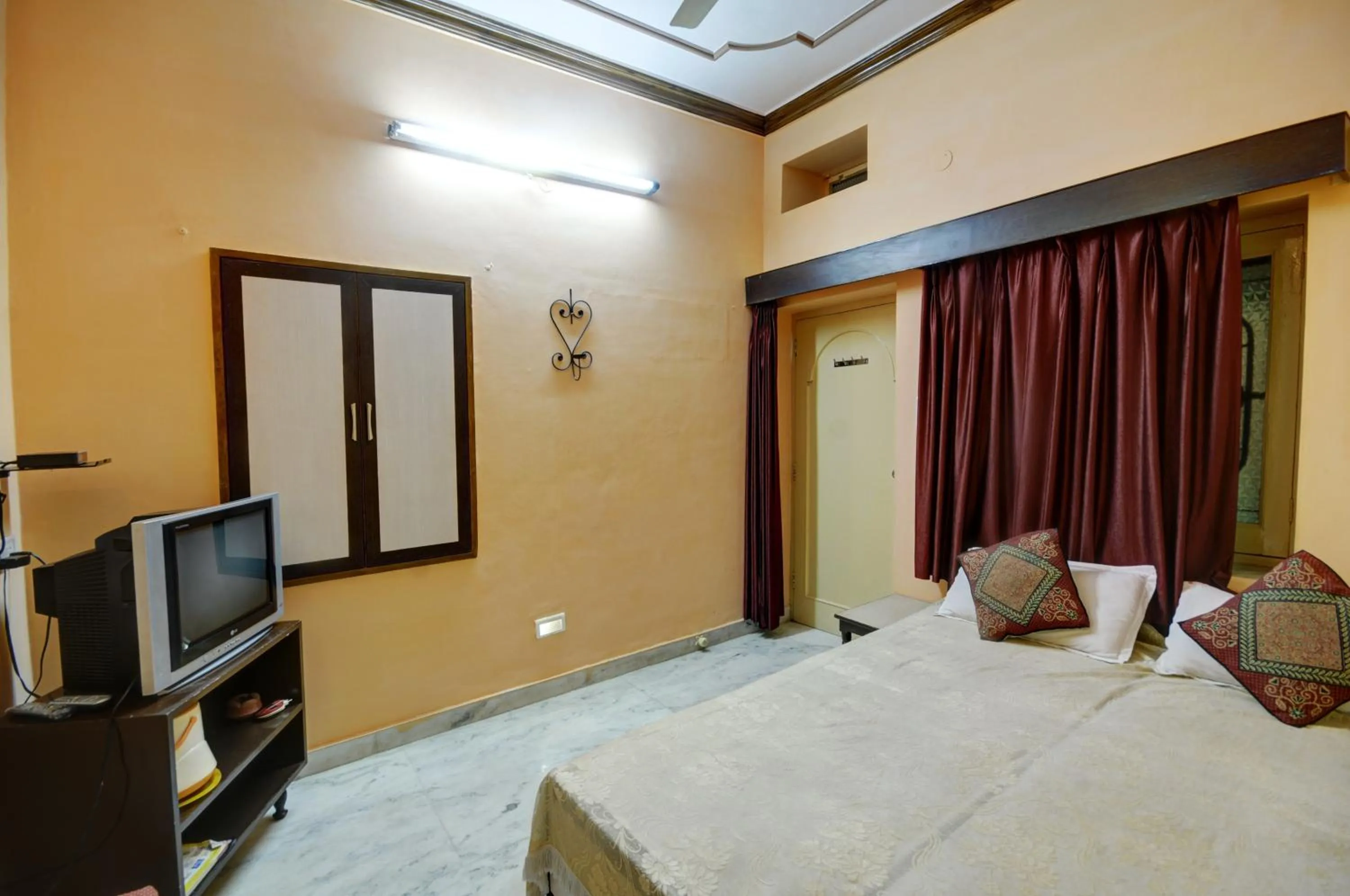 Bedroom, Bed in Hotel Jaisal Palace