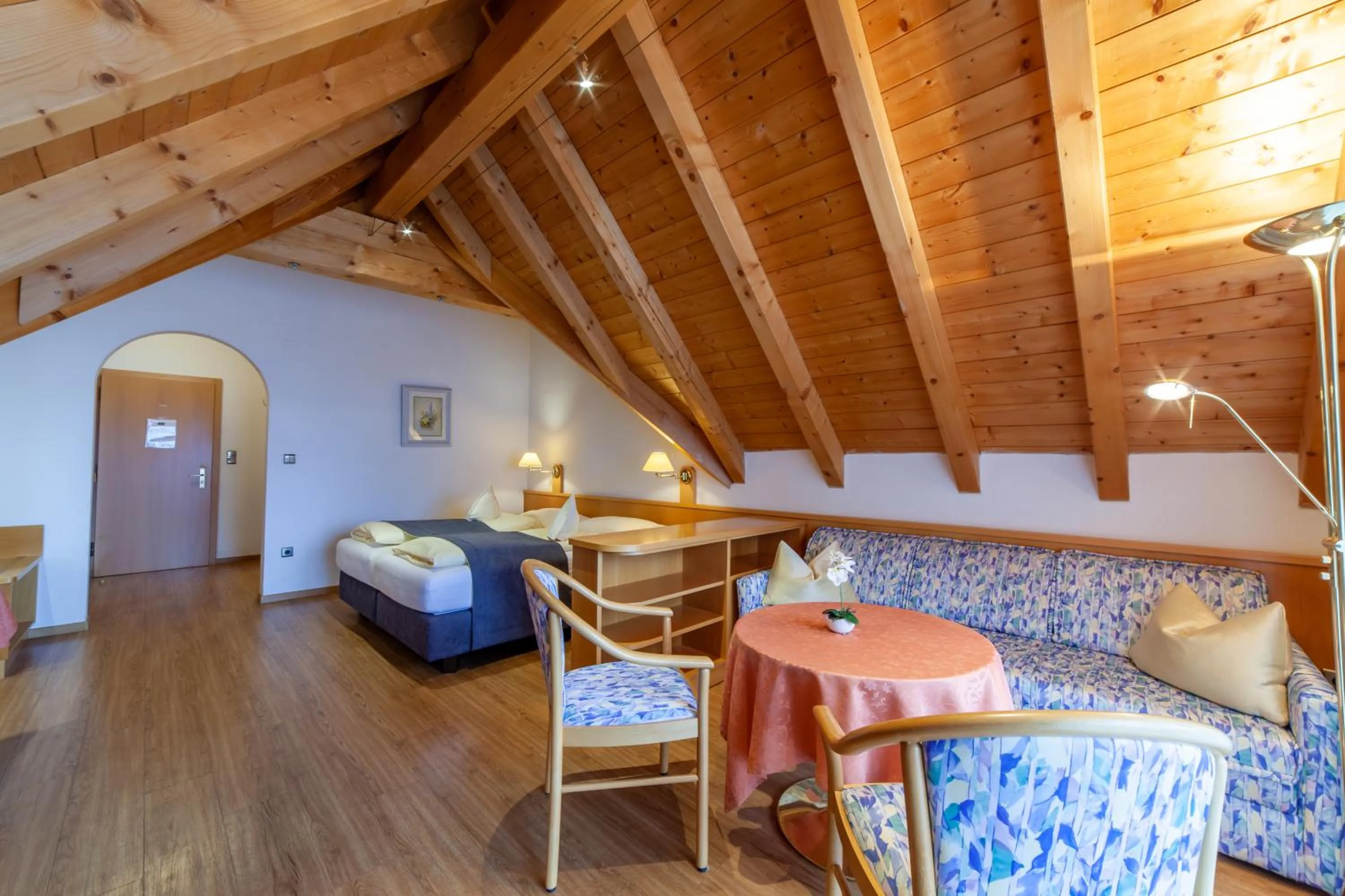 Photo of the whole room in Frühstücks-Hotel Olympia