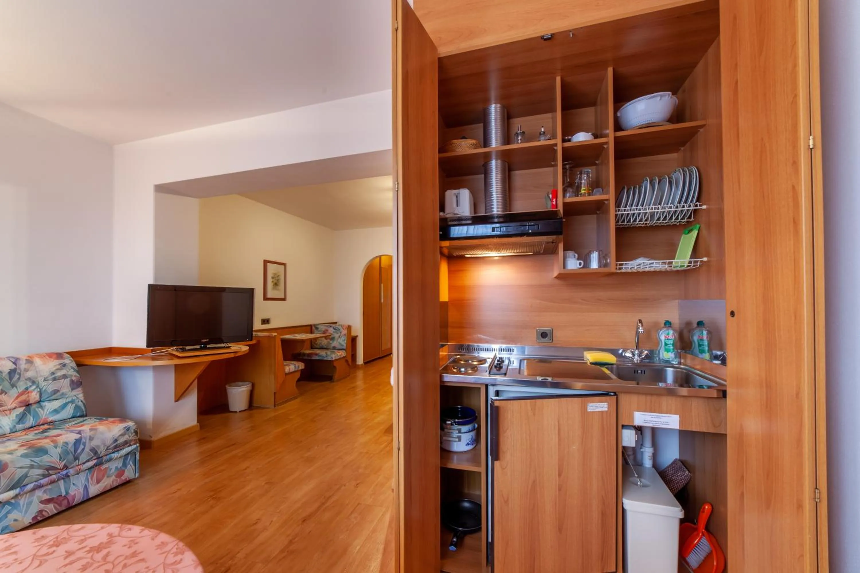 Kitchen or kitchenette in Frühstücks-Hotel Olympia