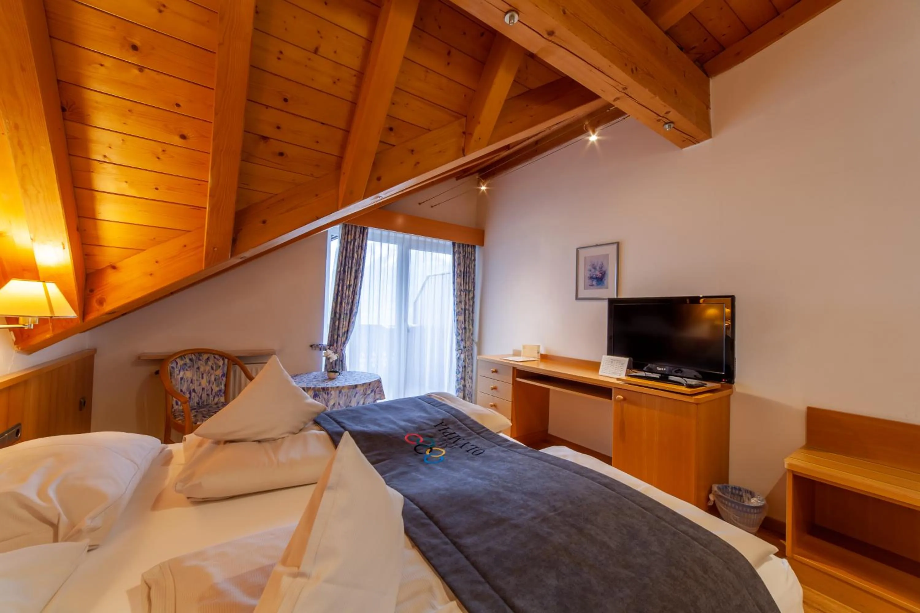 Photo of the whole room, Bed in Frühstücks-Hotel Olympia