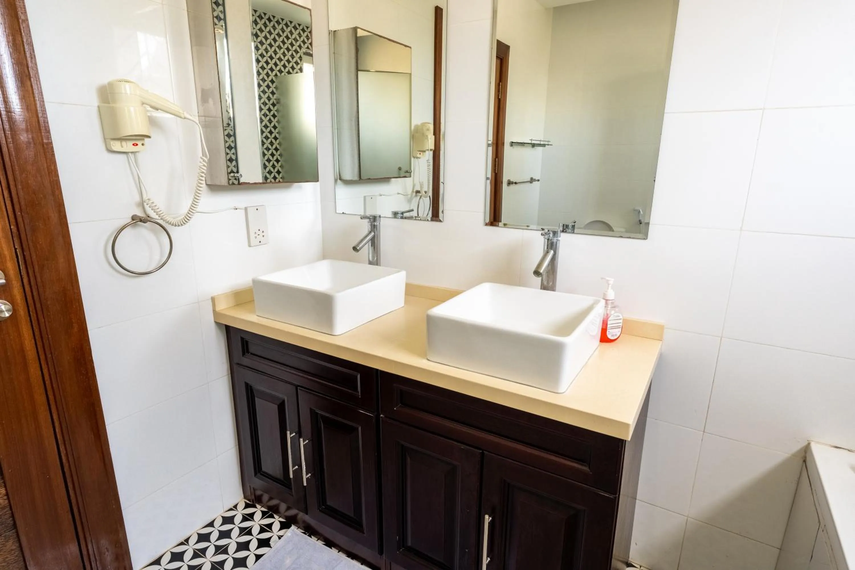 Bathroom in Queens Chateau Boutique Villa