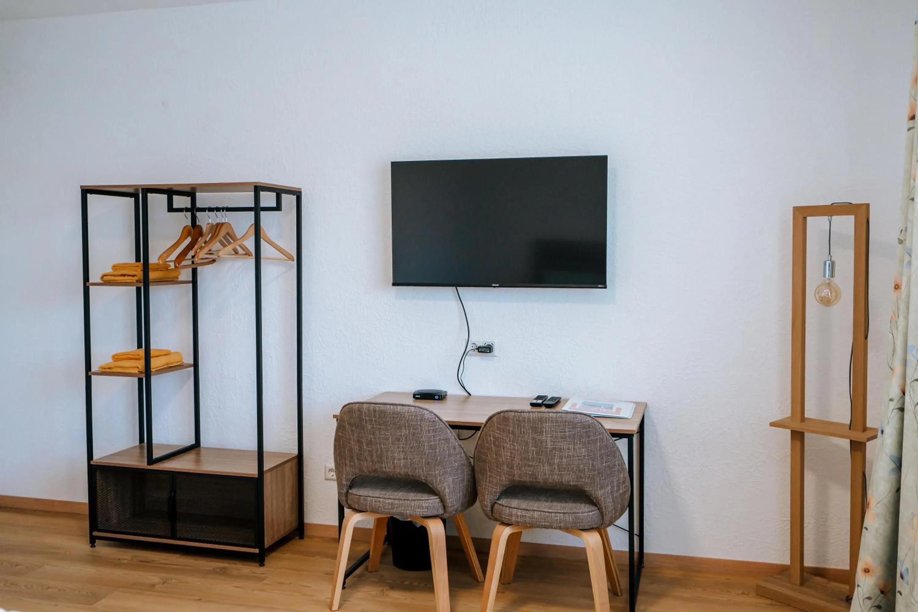 TV and multimedia in Dill Hotel