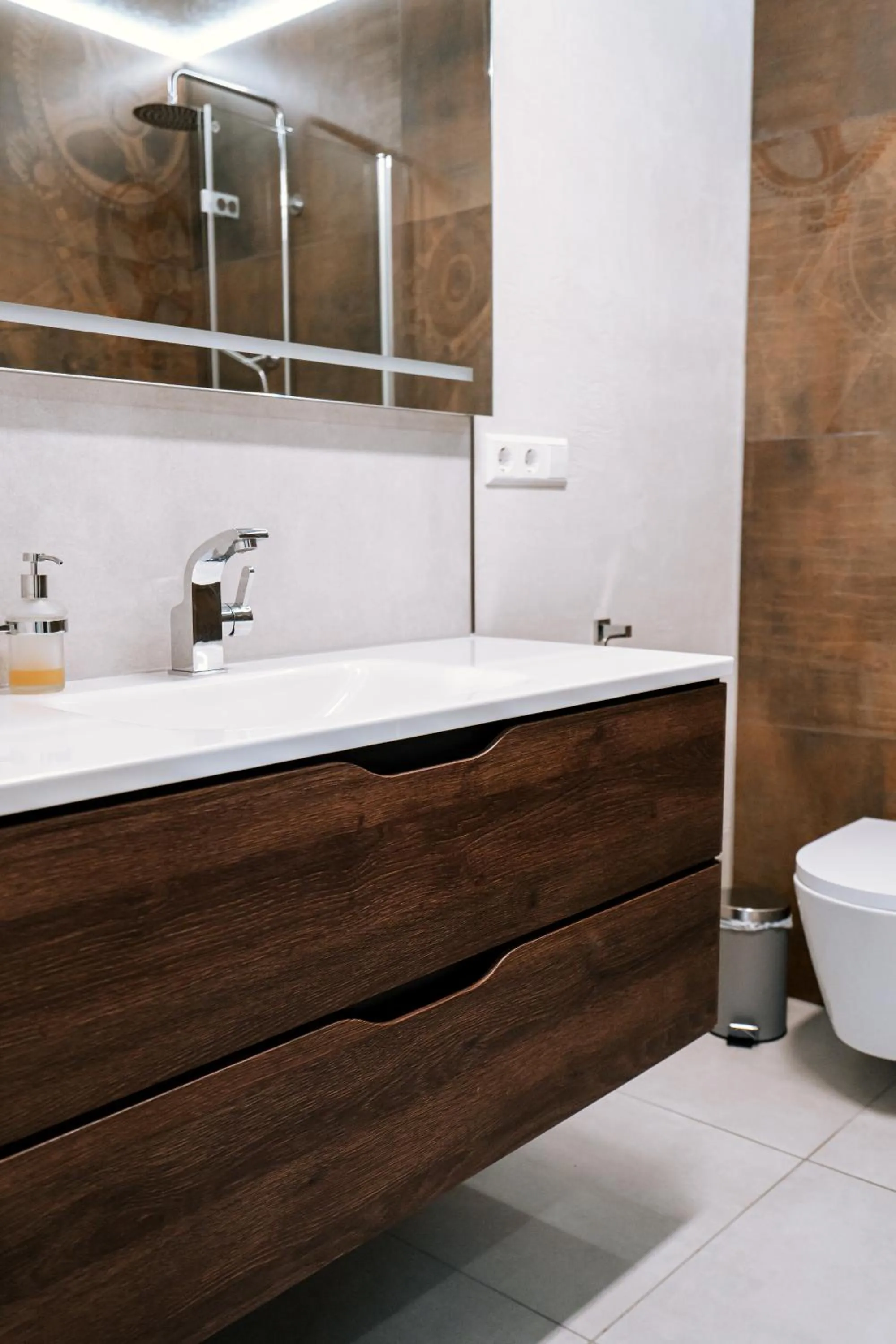 Shower in Dill Hotel