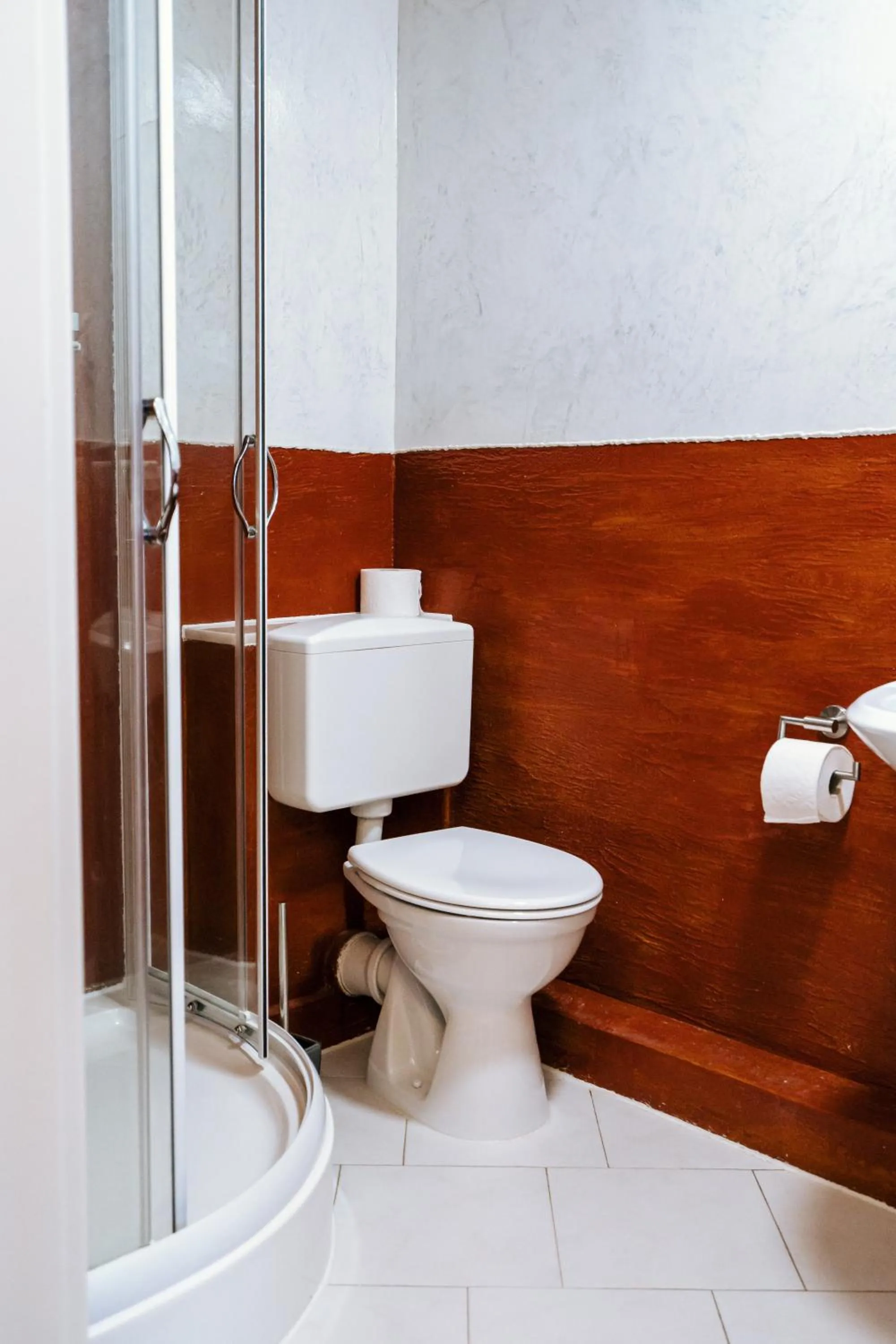 Shower in Dill Hotel