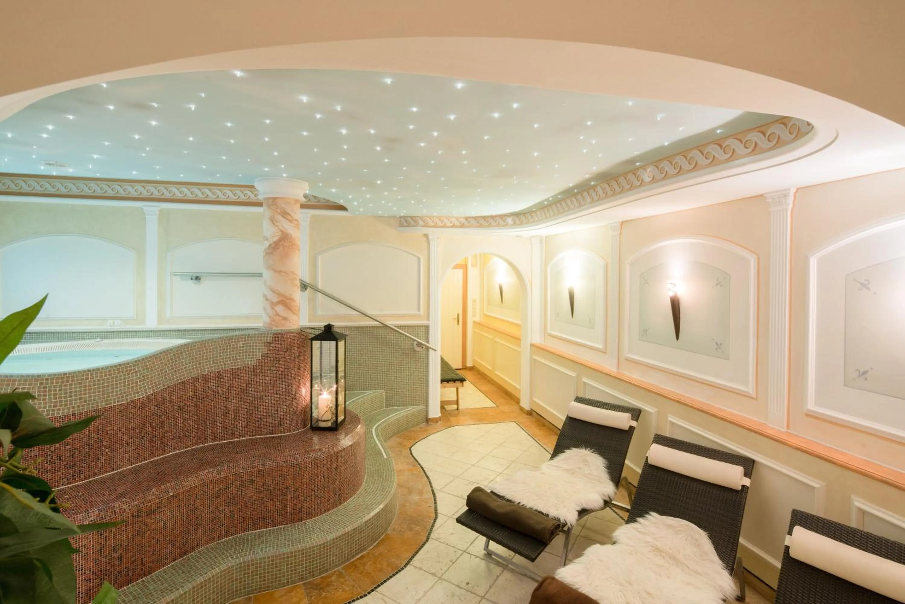 Hot Tub in Piccolo Hotel Gurschler