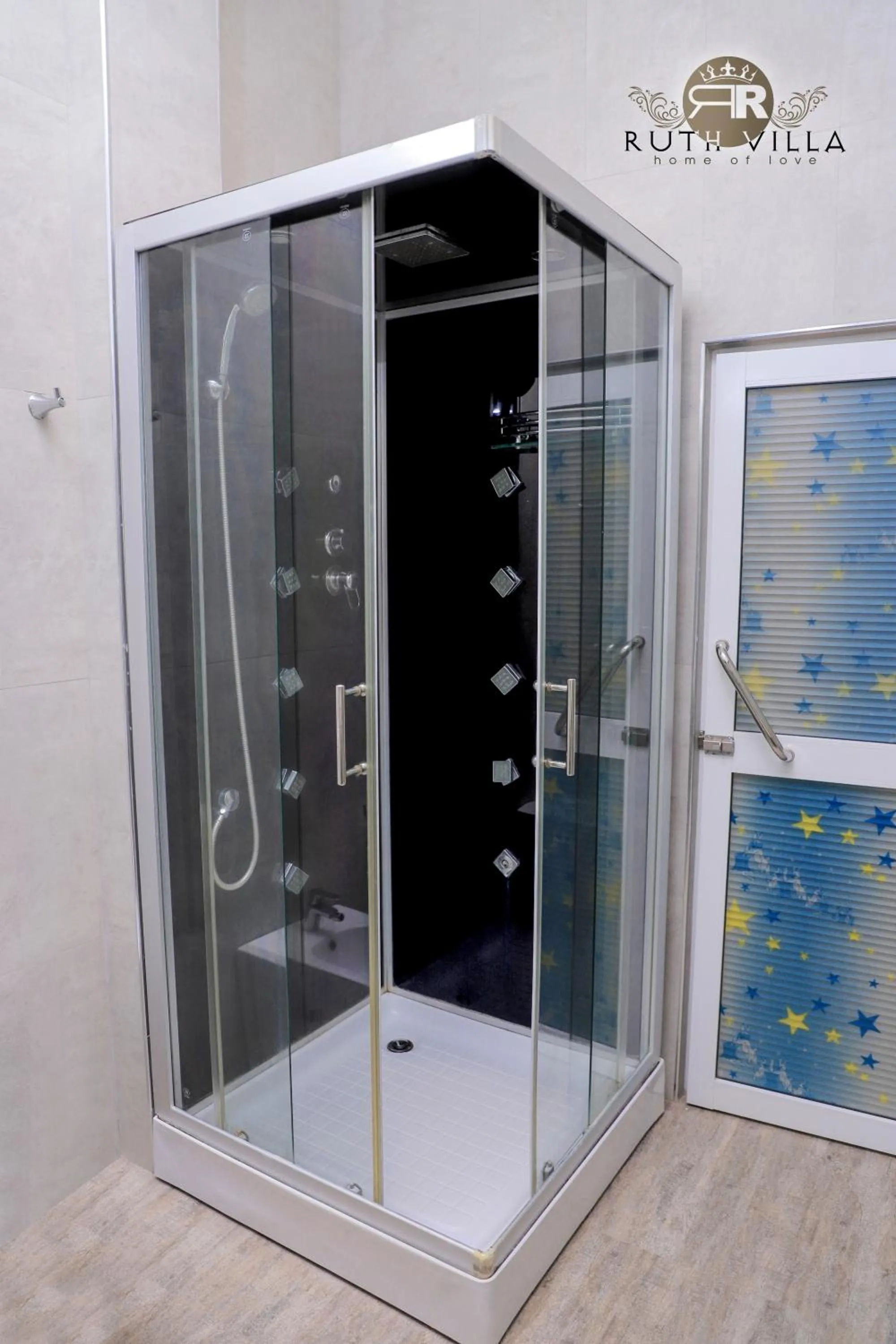 Shower in Ruth Villa