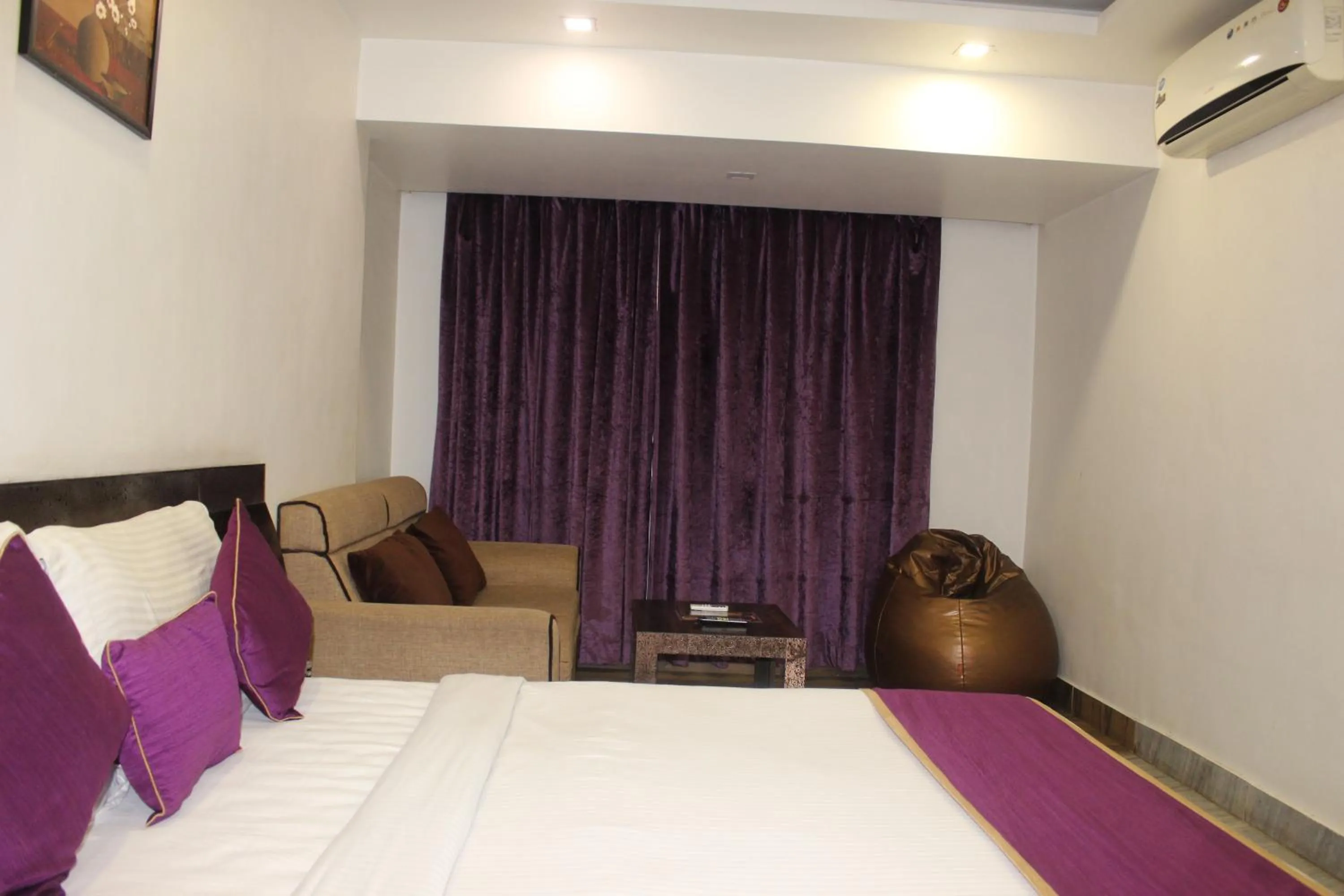 Bed in Hotel Planet Four