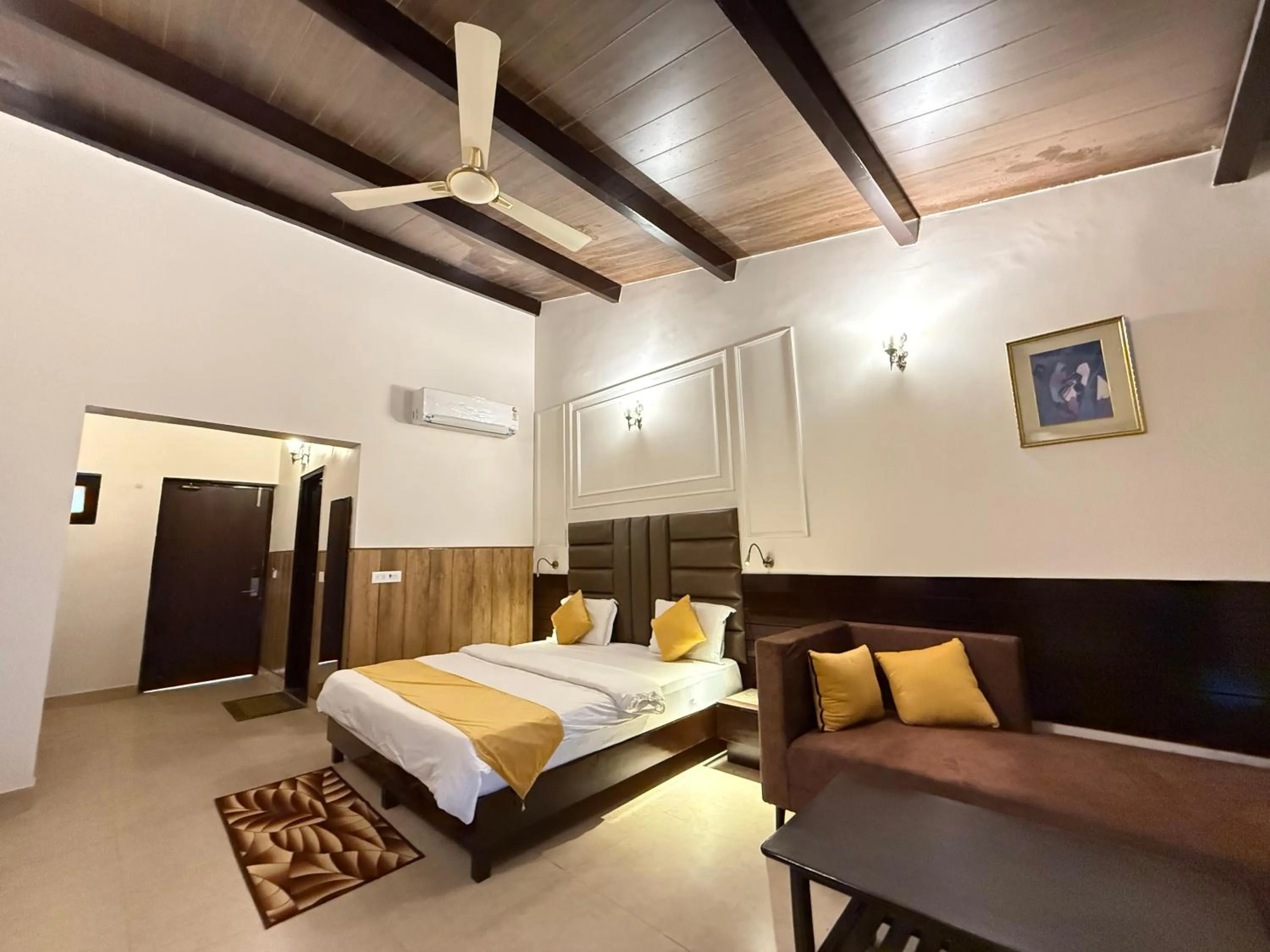 Bed in ECKO Kasang Regency Hill Resort