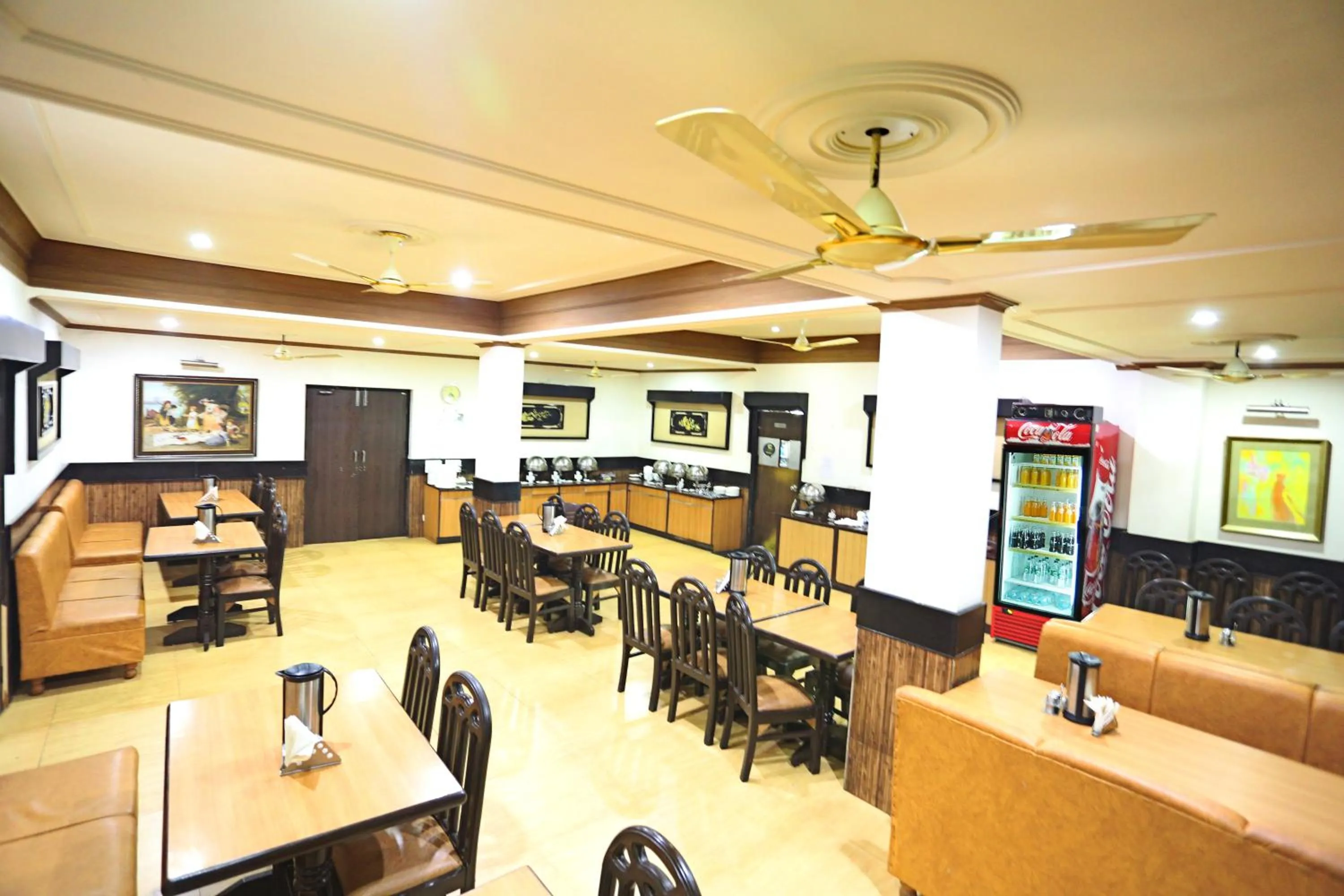 Restaurant/places to eat in ECKO Kasang Regency Hill Resort