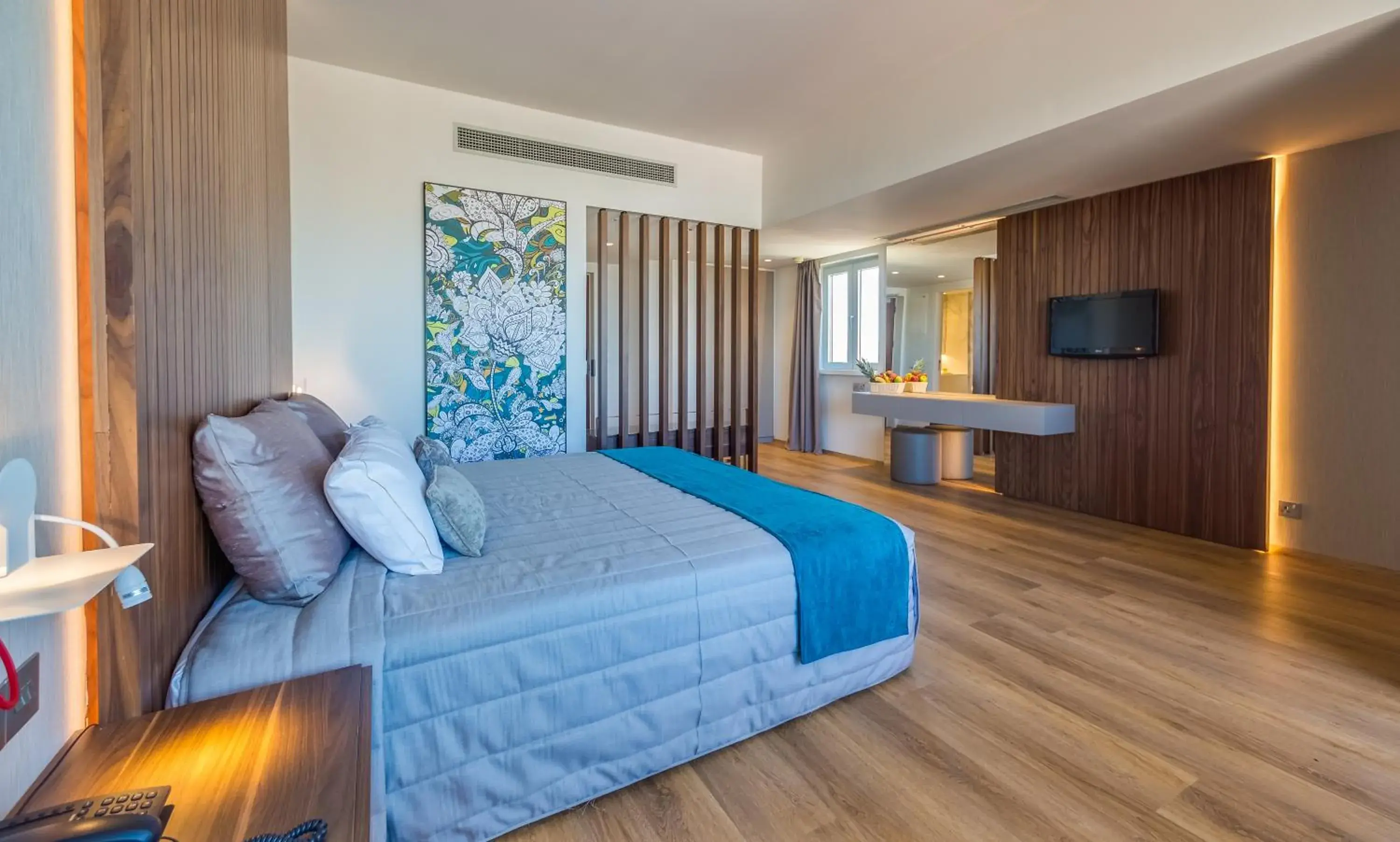 Family Superior Room with Partial Sea View in Sun Hall Hotel Family Superior Room with Partial Sea View in Sun Hall Hotel