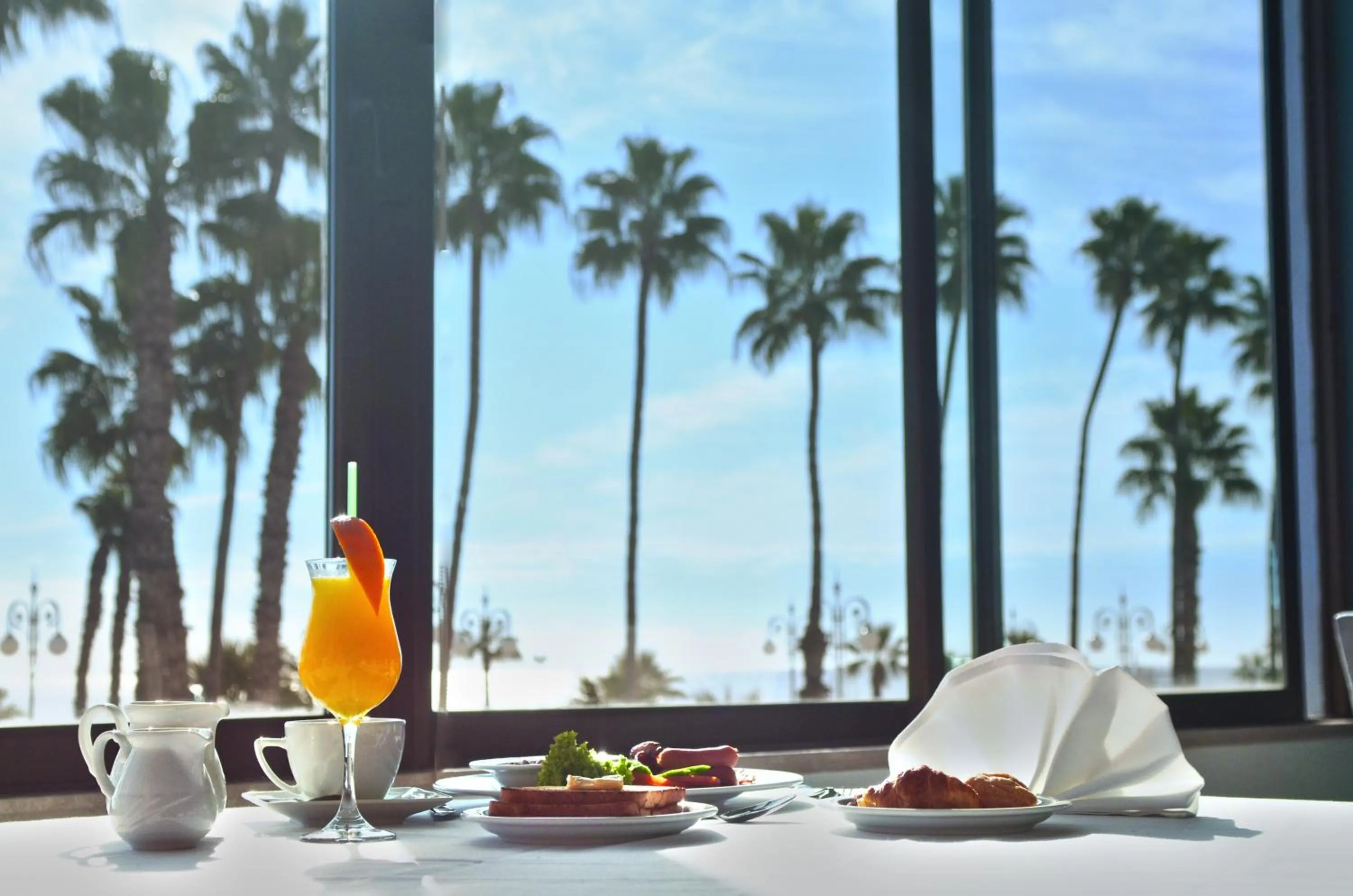 Food in Sun Hall Hotel