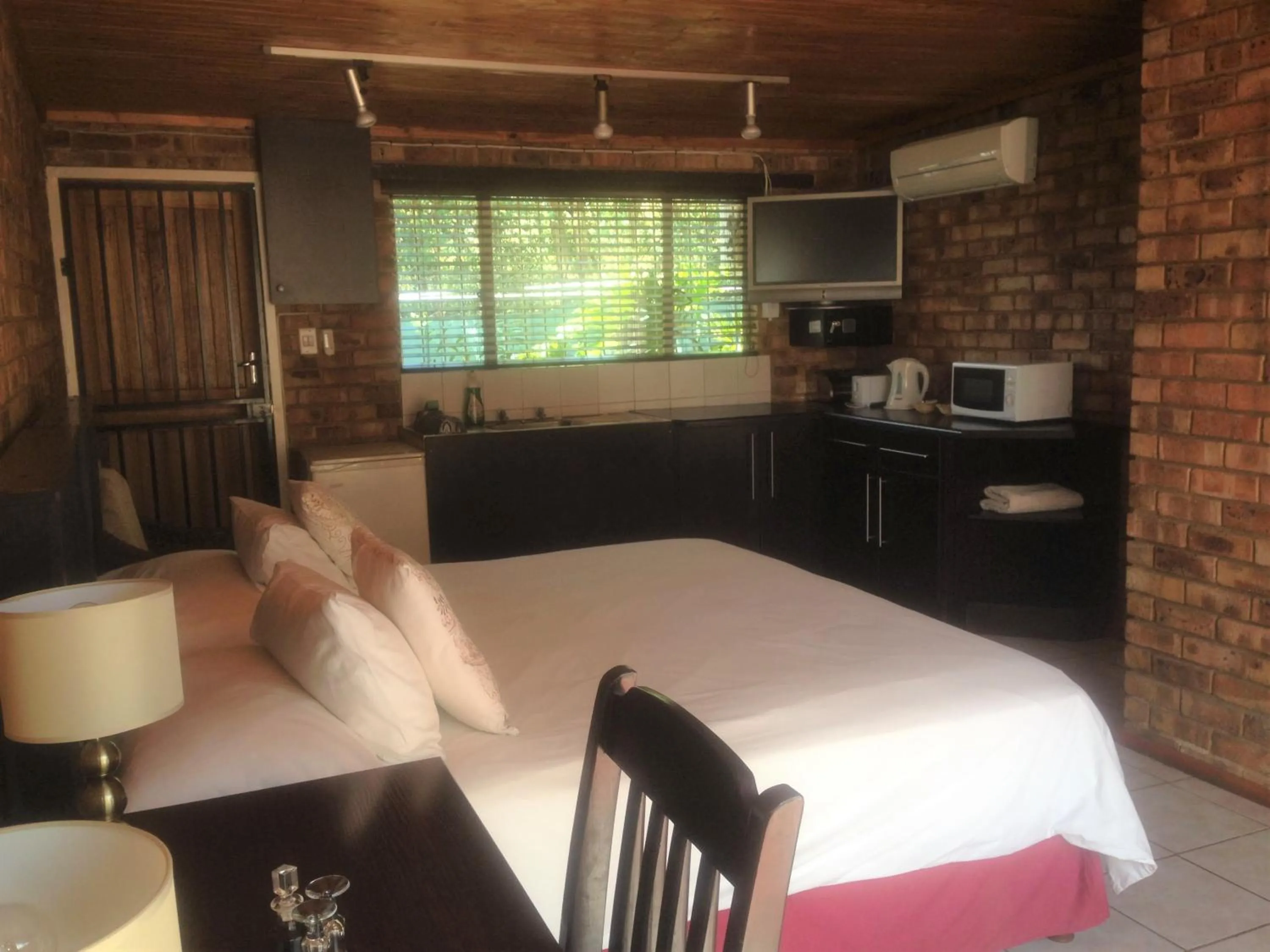 The Lazy Grape Guest Lodge & Spa