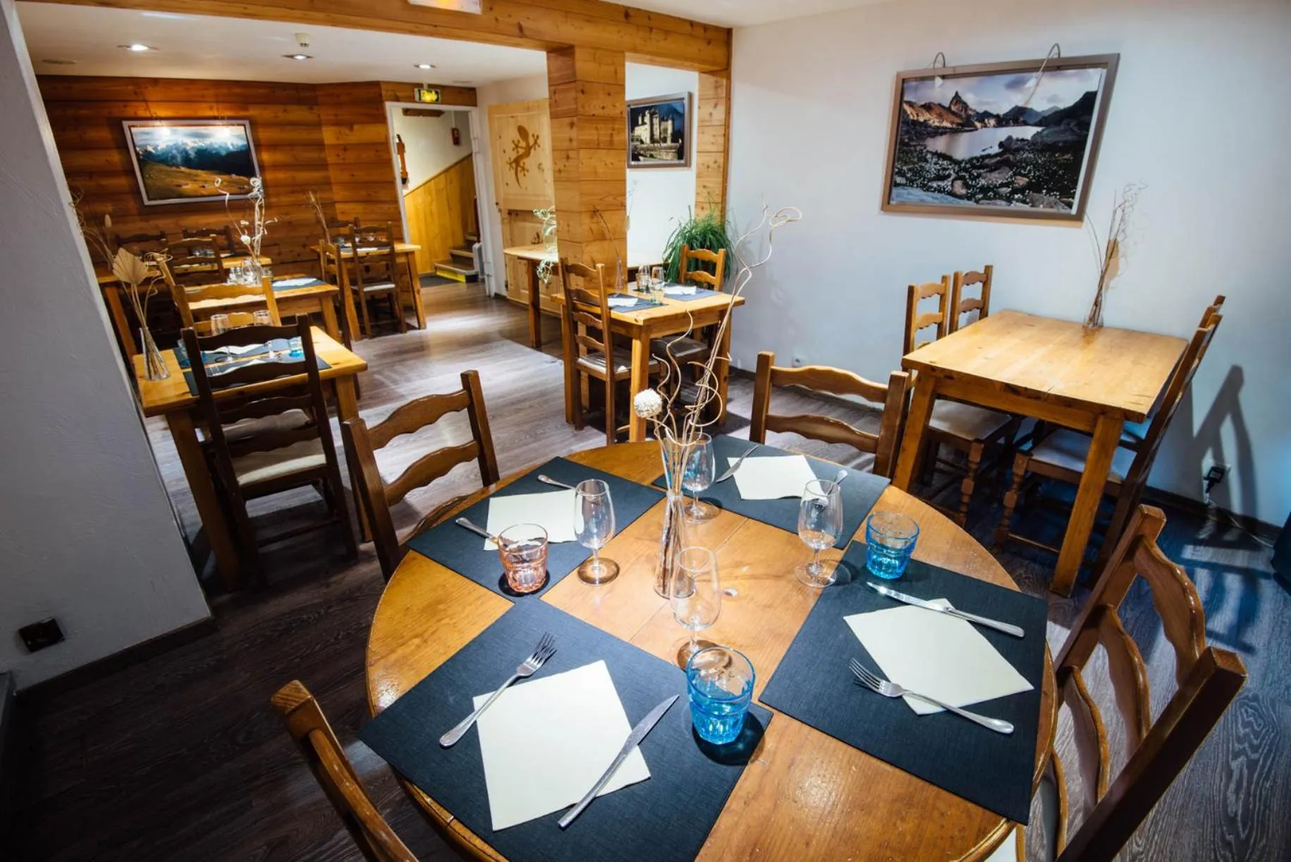 Restaurant/places to eat in Chalet de Lanza