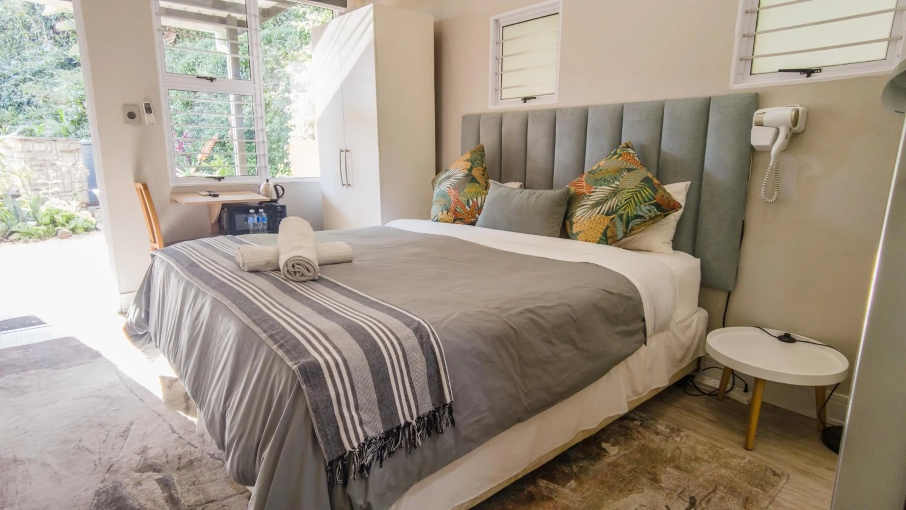 Bedroom, Bed in Umhlanga Lodge