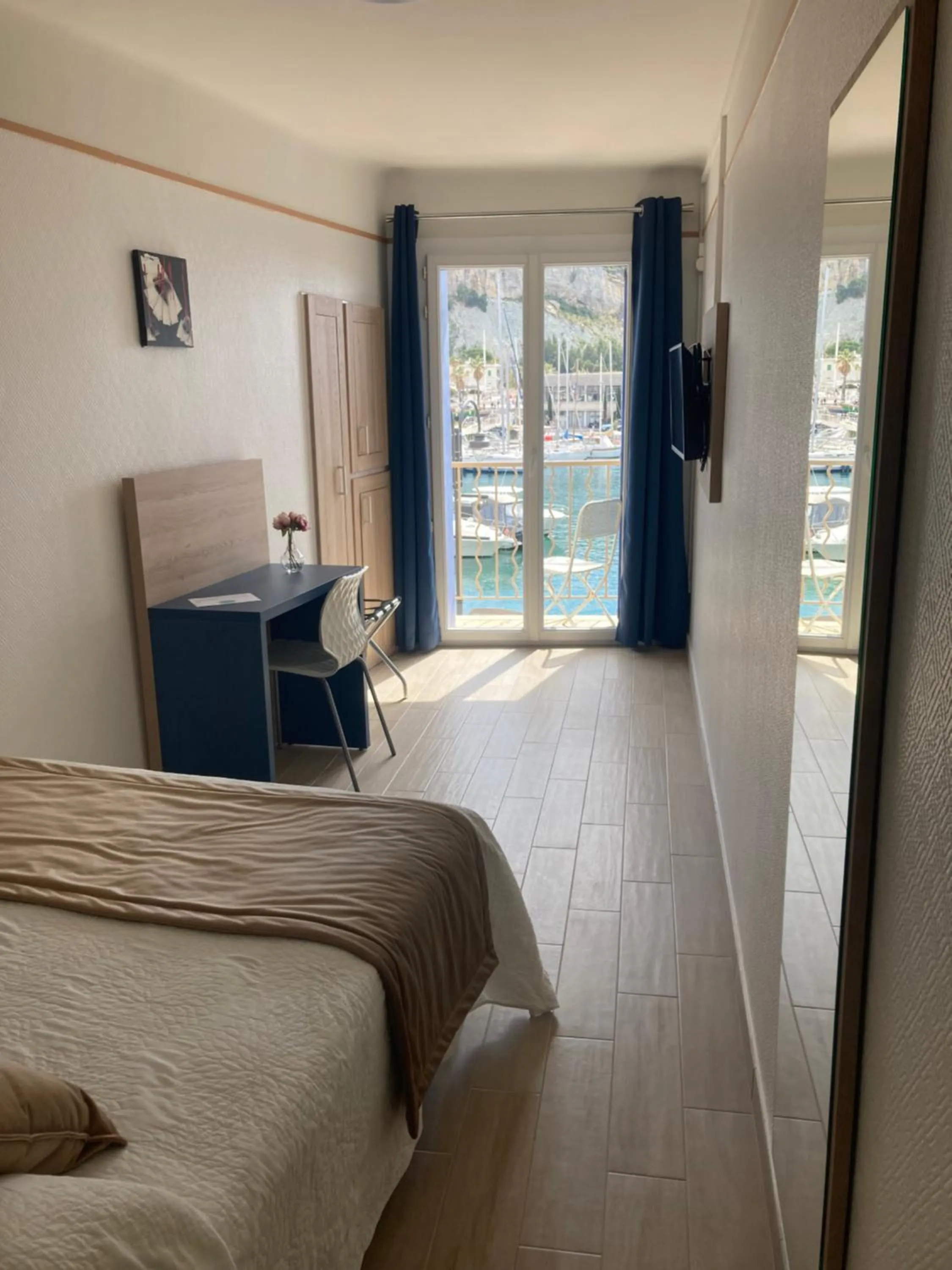 Sea view, Bed in Hotel Le Golfe