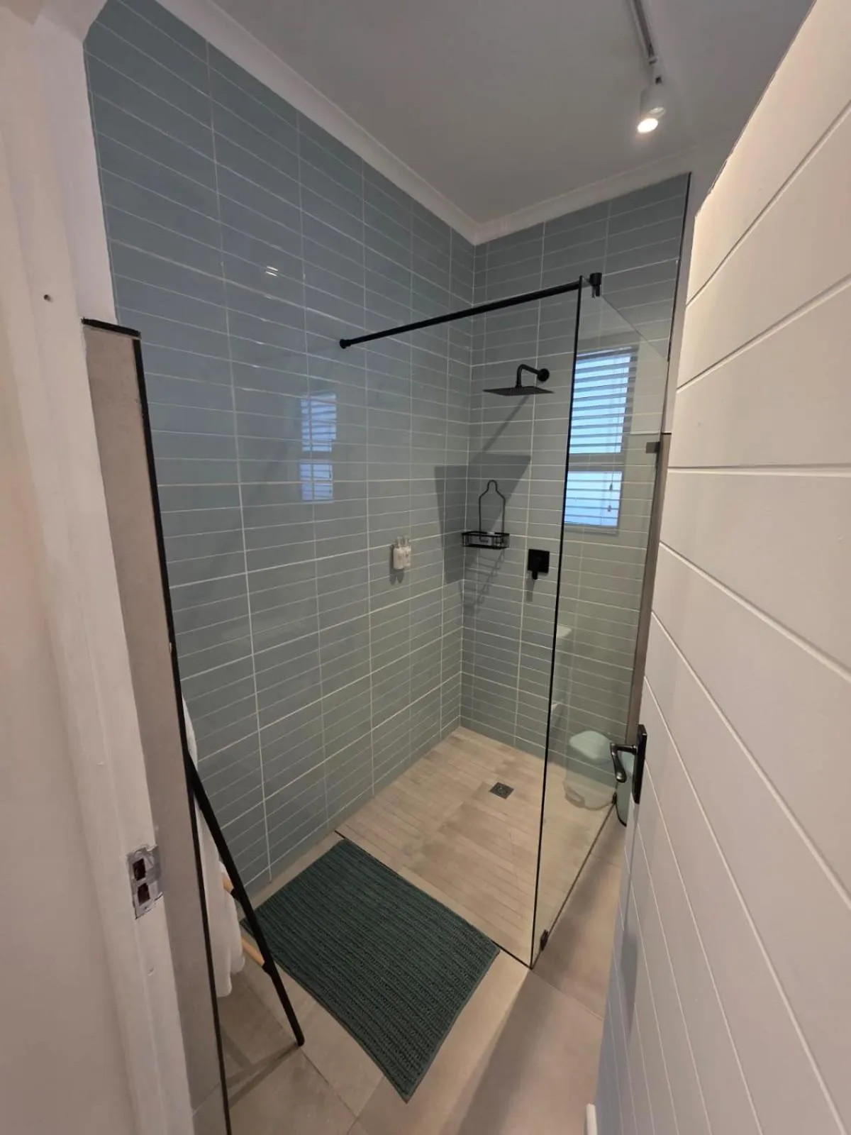 Shower in 440@Brooklyn