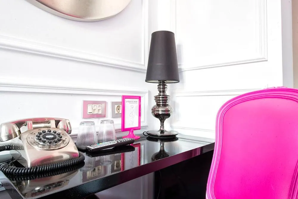 Seating area in Posada del Dragón Boutique Hotel