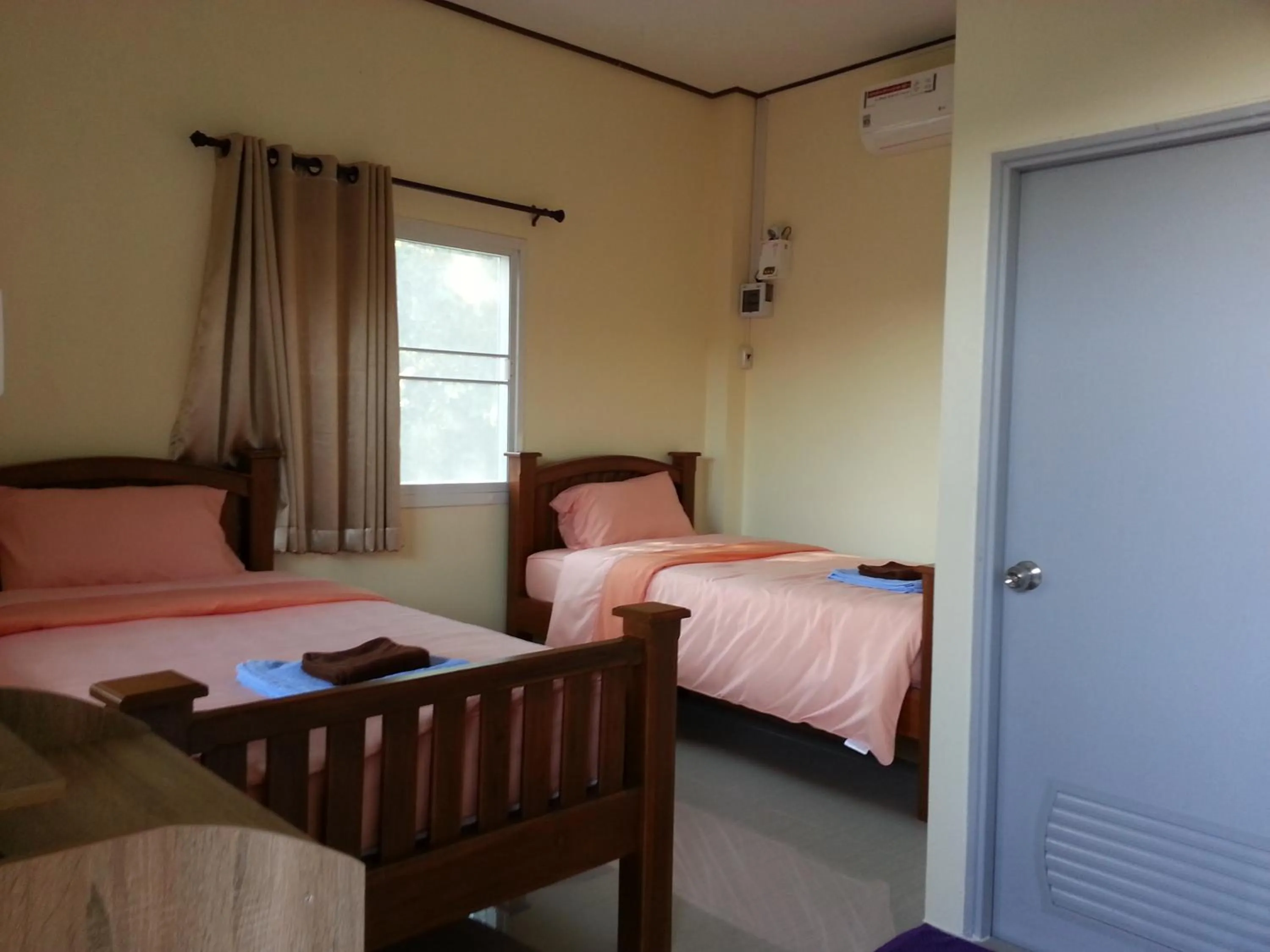 Bedroom, Bed in Queue&Bright Resort
