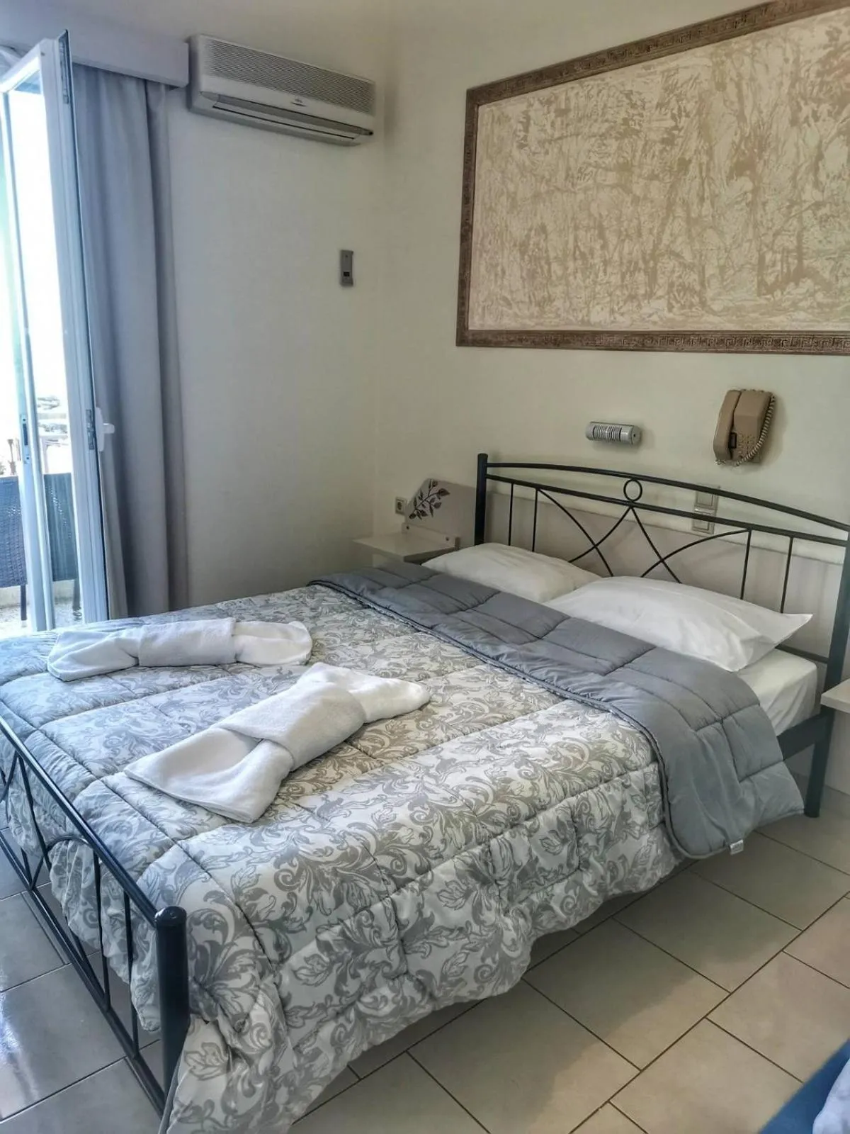 Photo of the whole room, Bed in Panorama Hotel - Restaurant