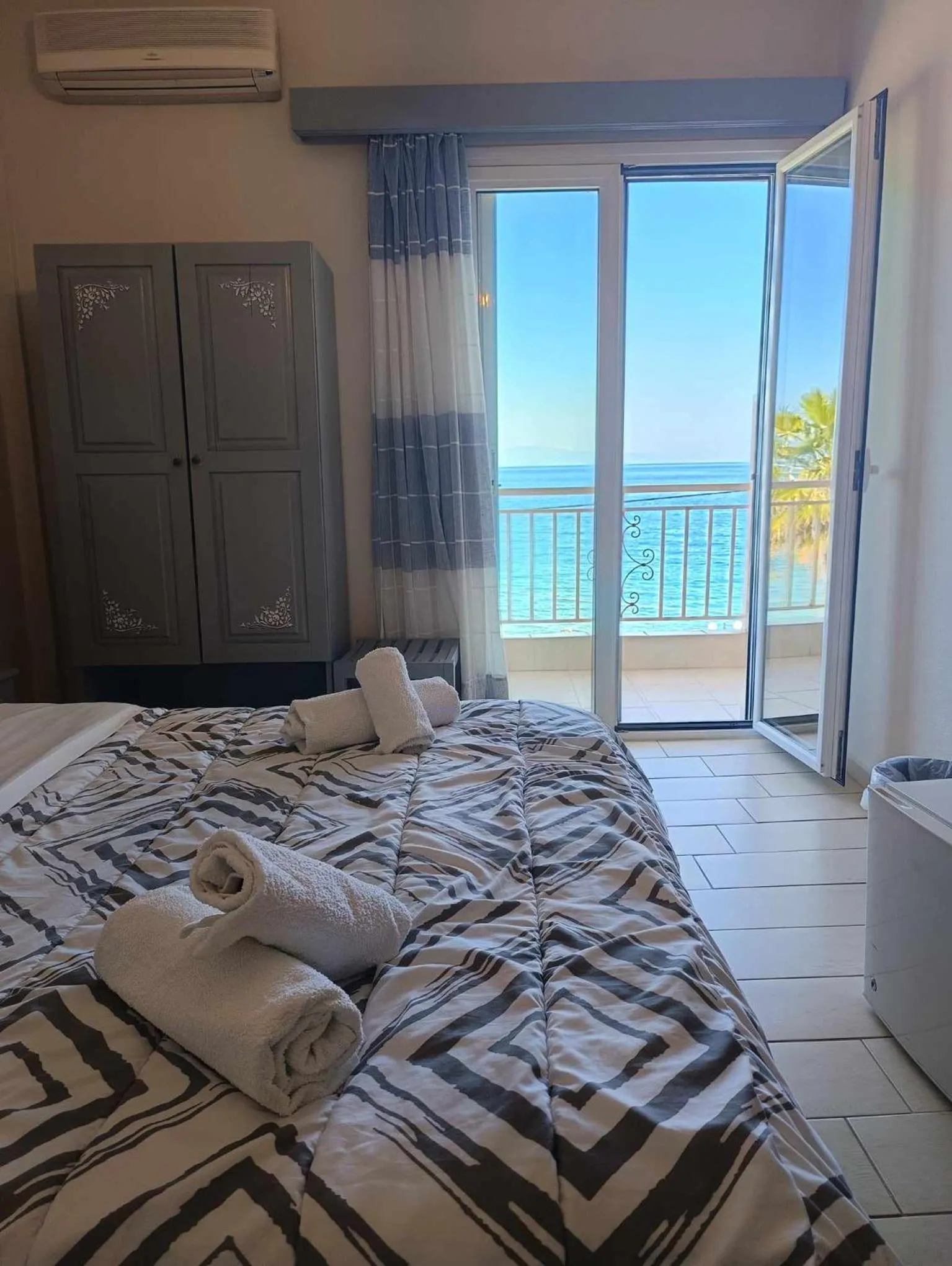 Bed in Panorama Hotel - Restaurant