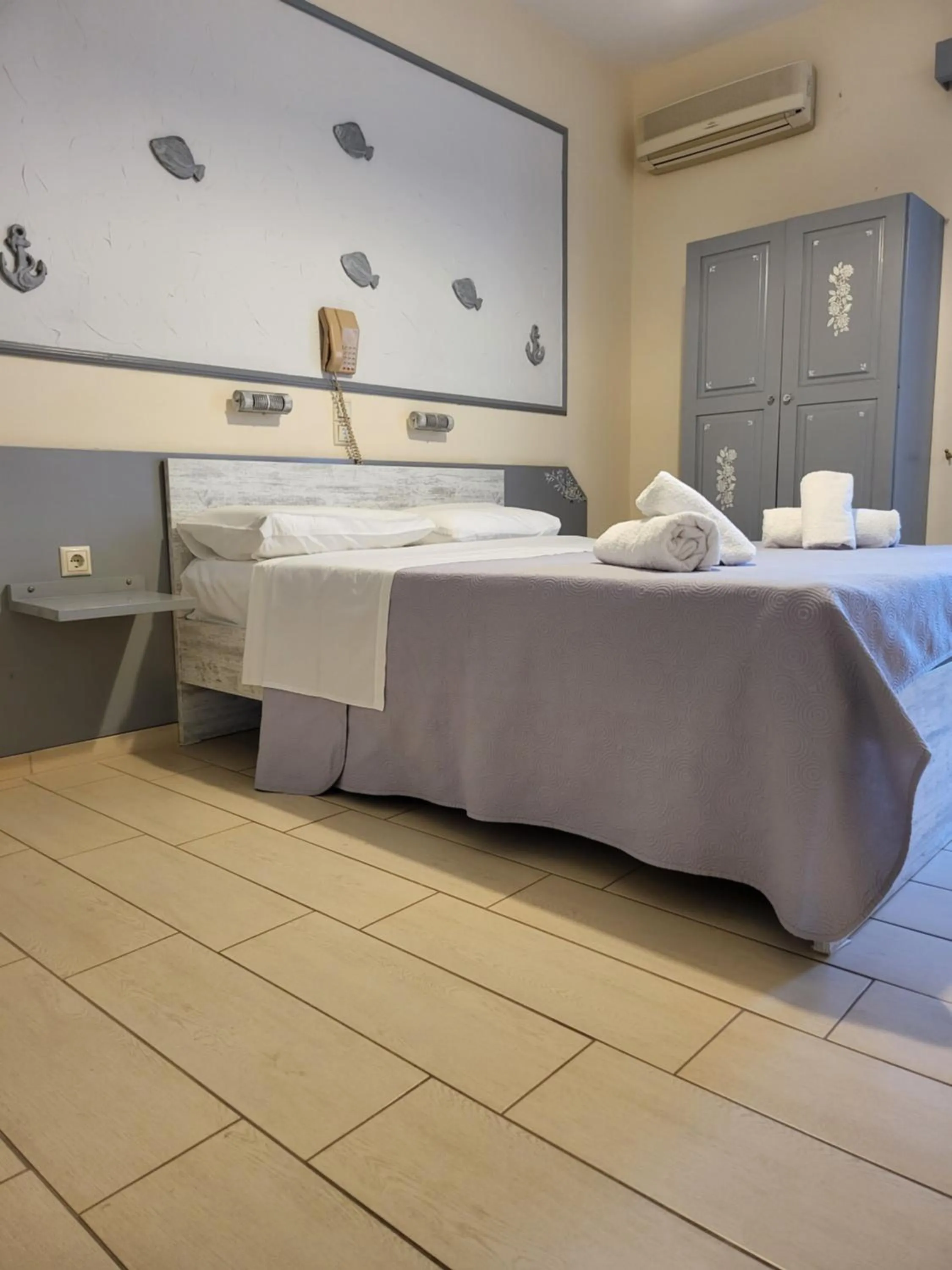 Photo of the whole room, Bed in Panorama Hotel - Restaurant