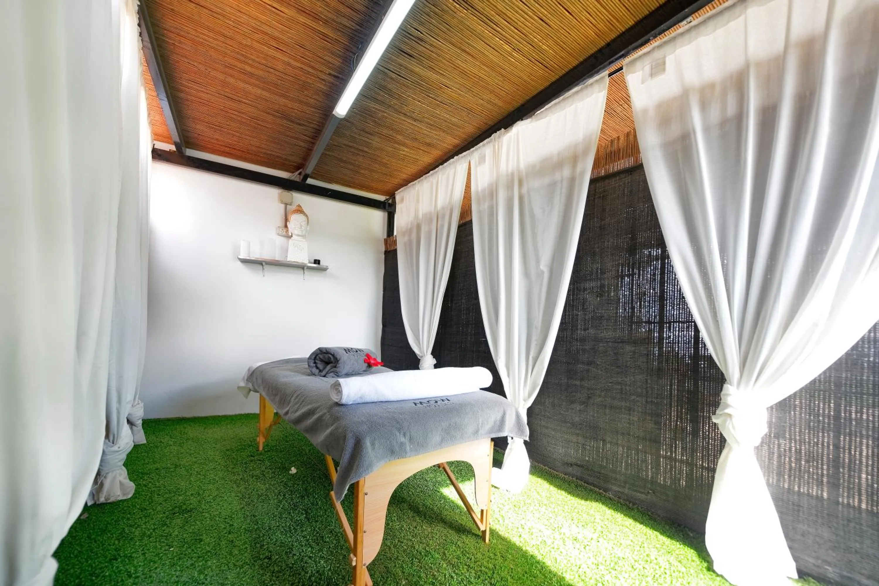 Massage in Vista Bonita - Gay and Lesbian Only Resort