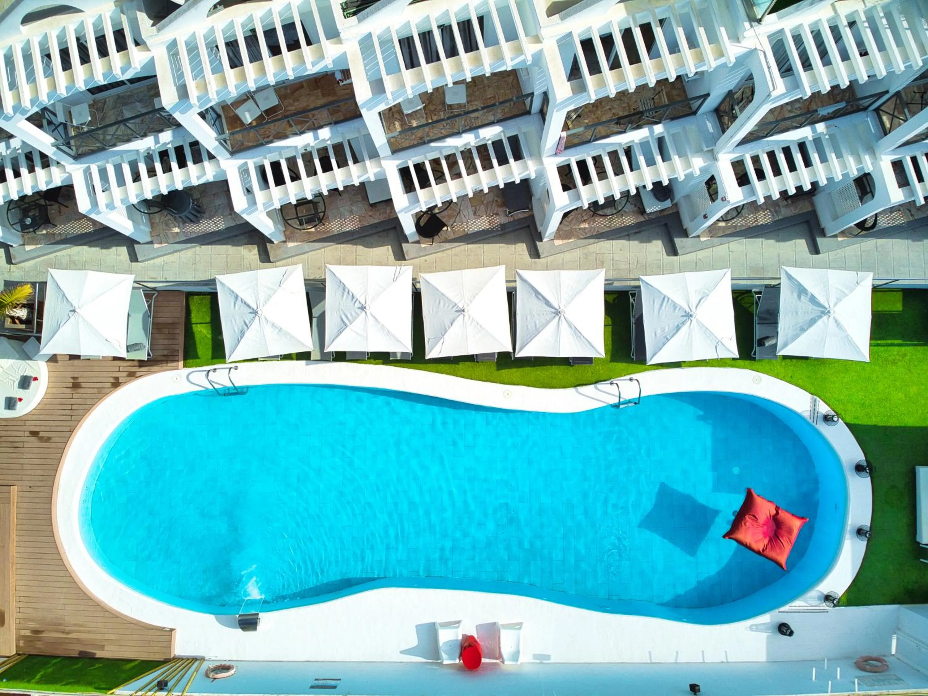 Swimming pool in Vista Bonita - Gay and Lesbian Only Resort