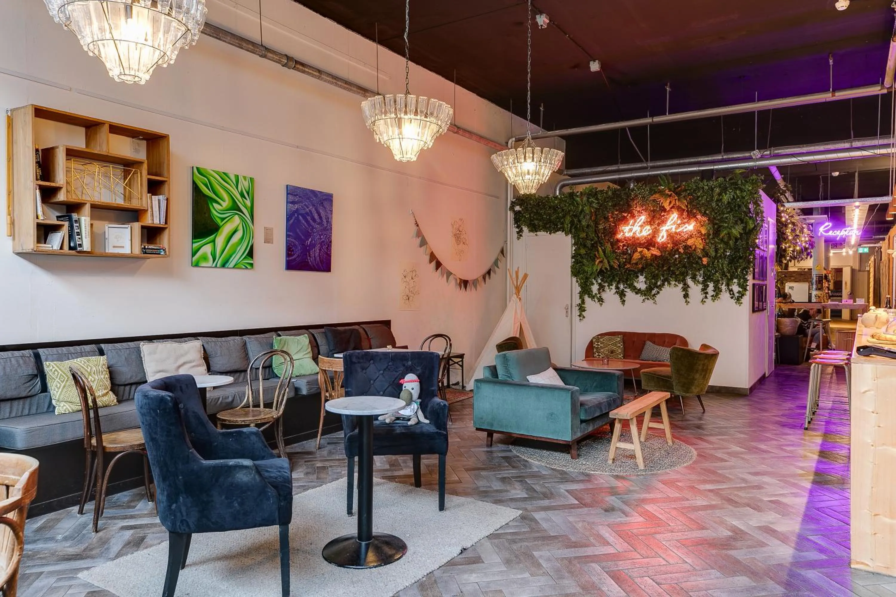 Seating area in ClinkMama