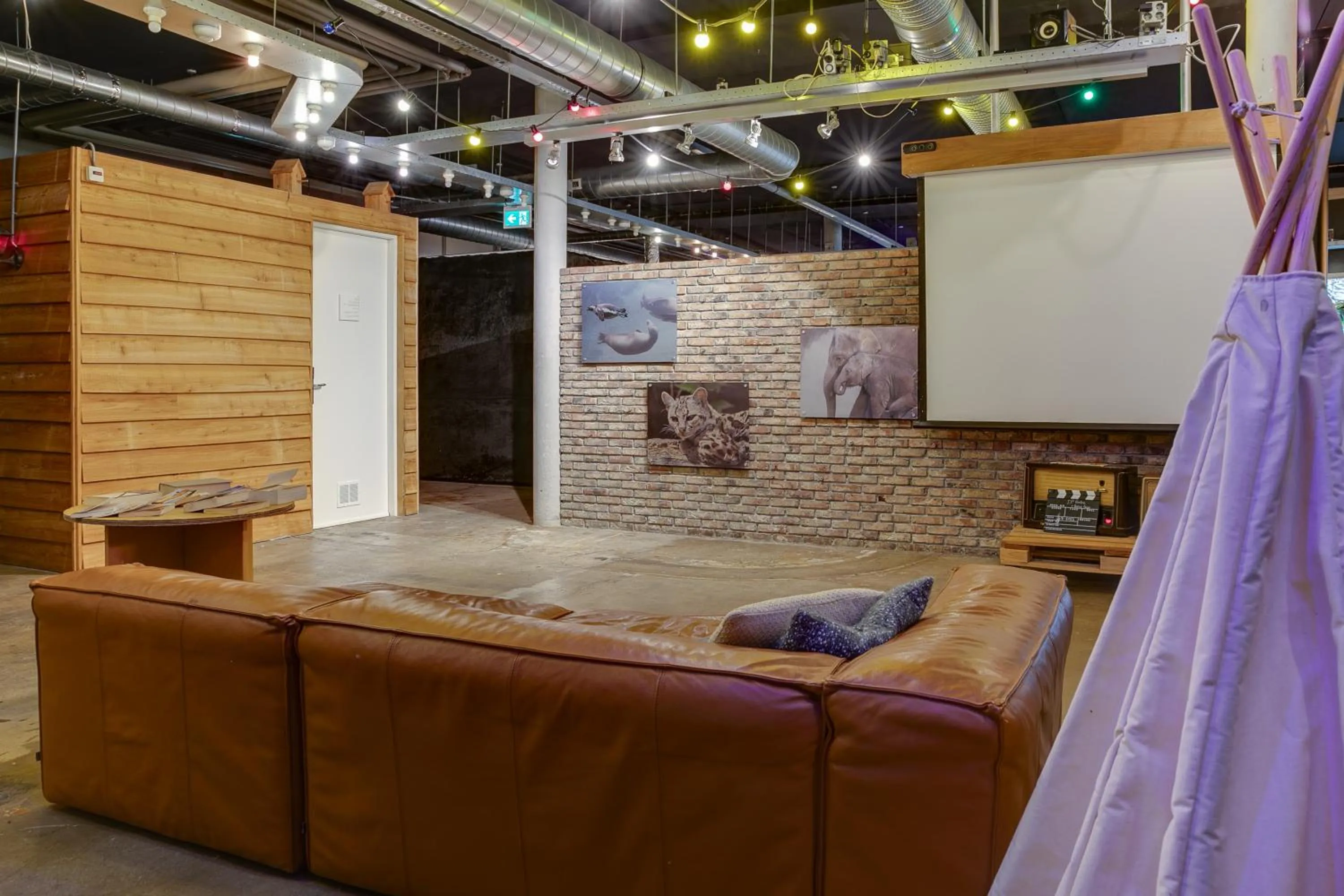 Area and facilities in ClinkMama