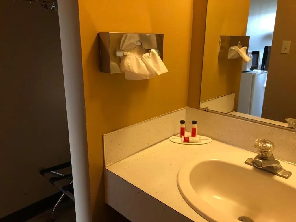 Knights Inn - Baker City