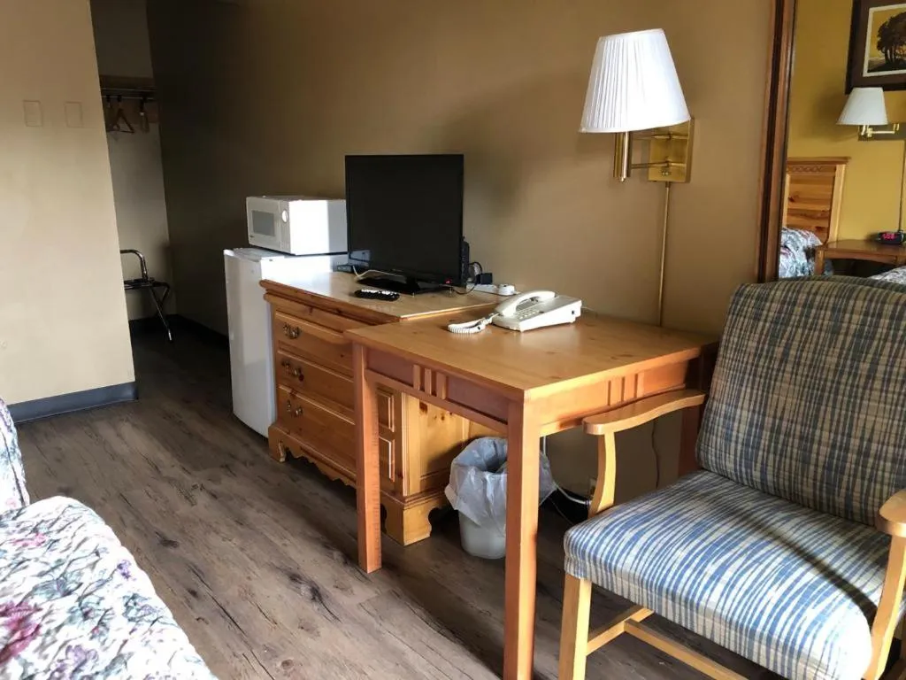 Knights Inn - Baker City