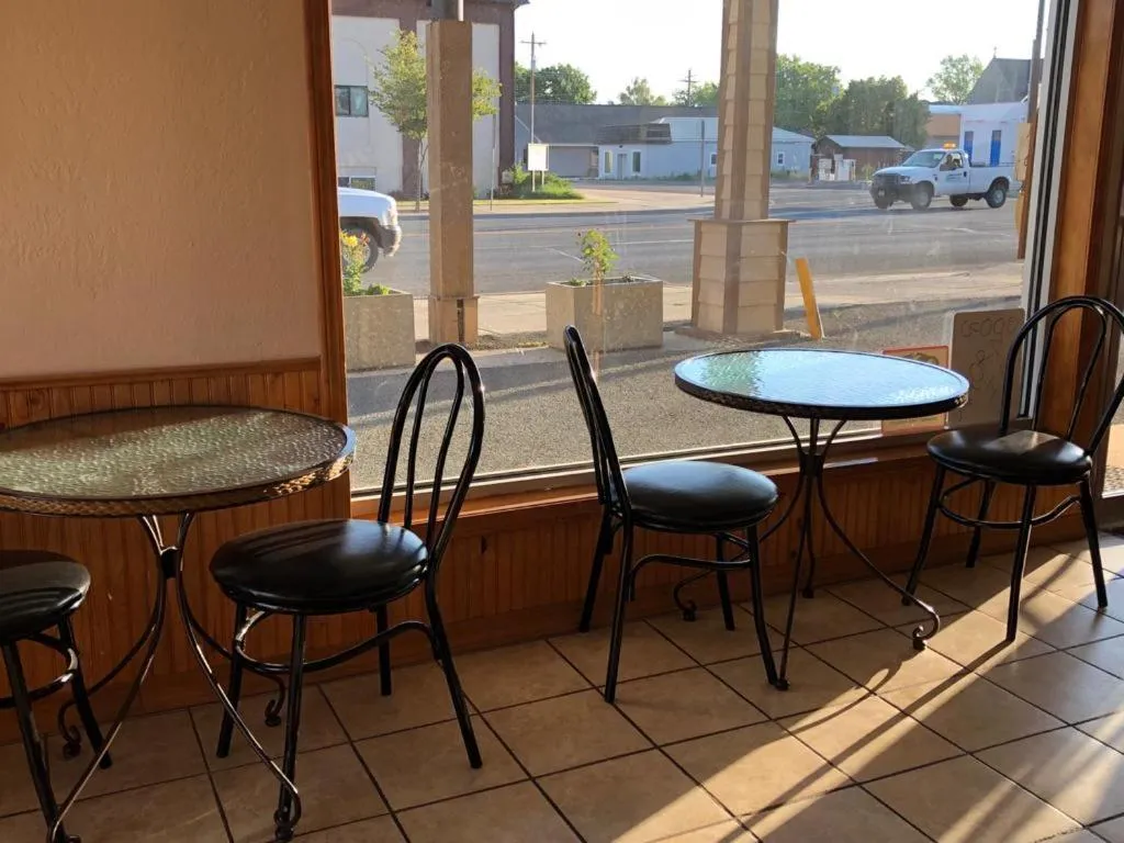 Knights Inn - Baker City