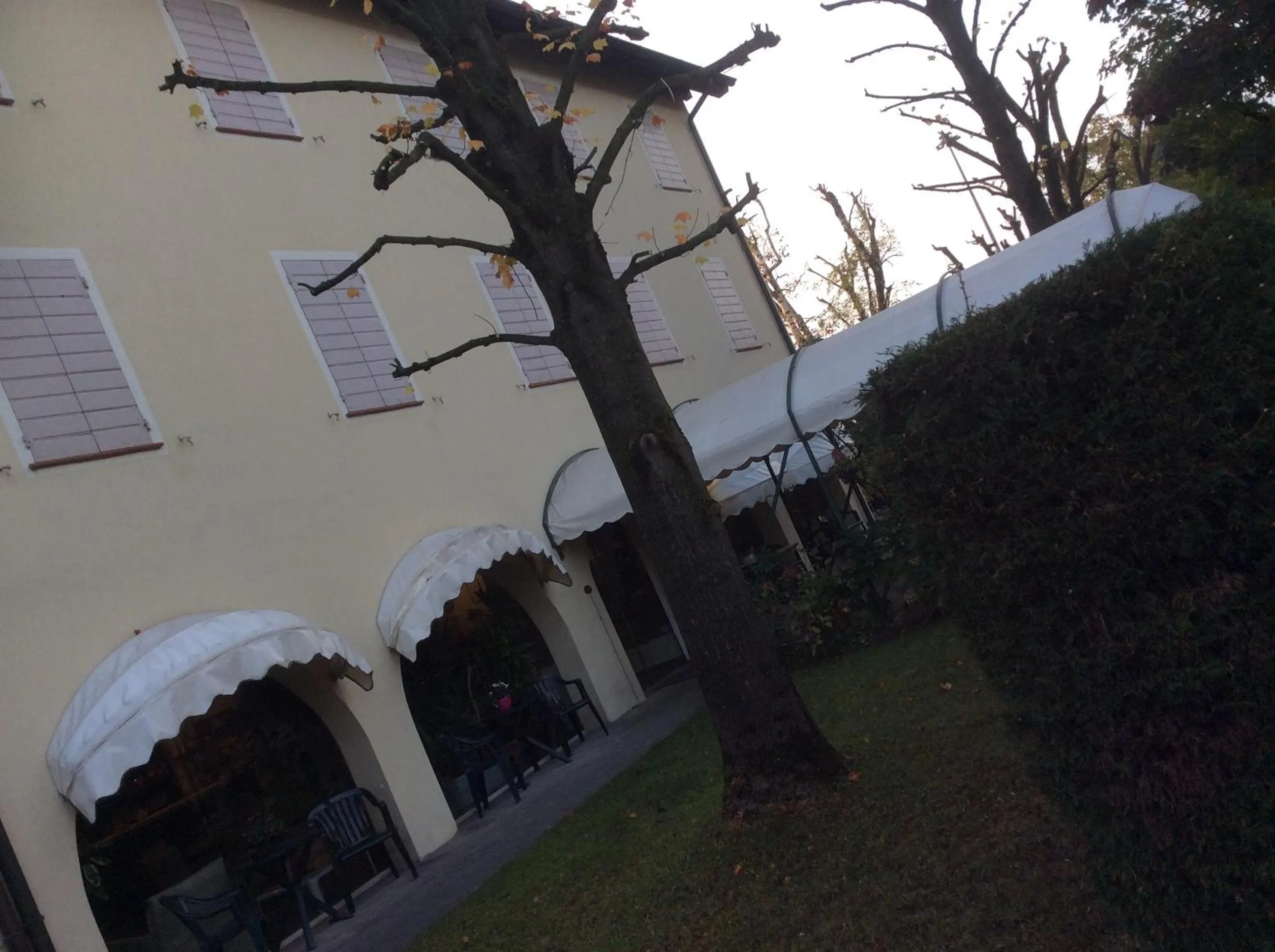 Facade/entrance in Ducathotel